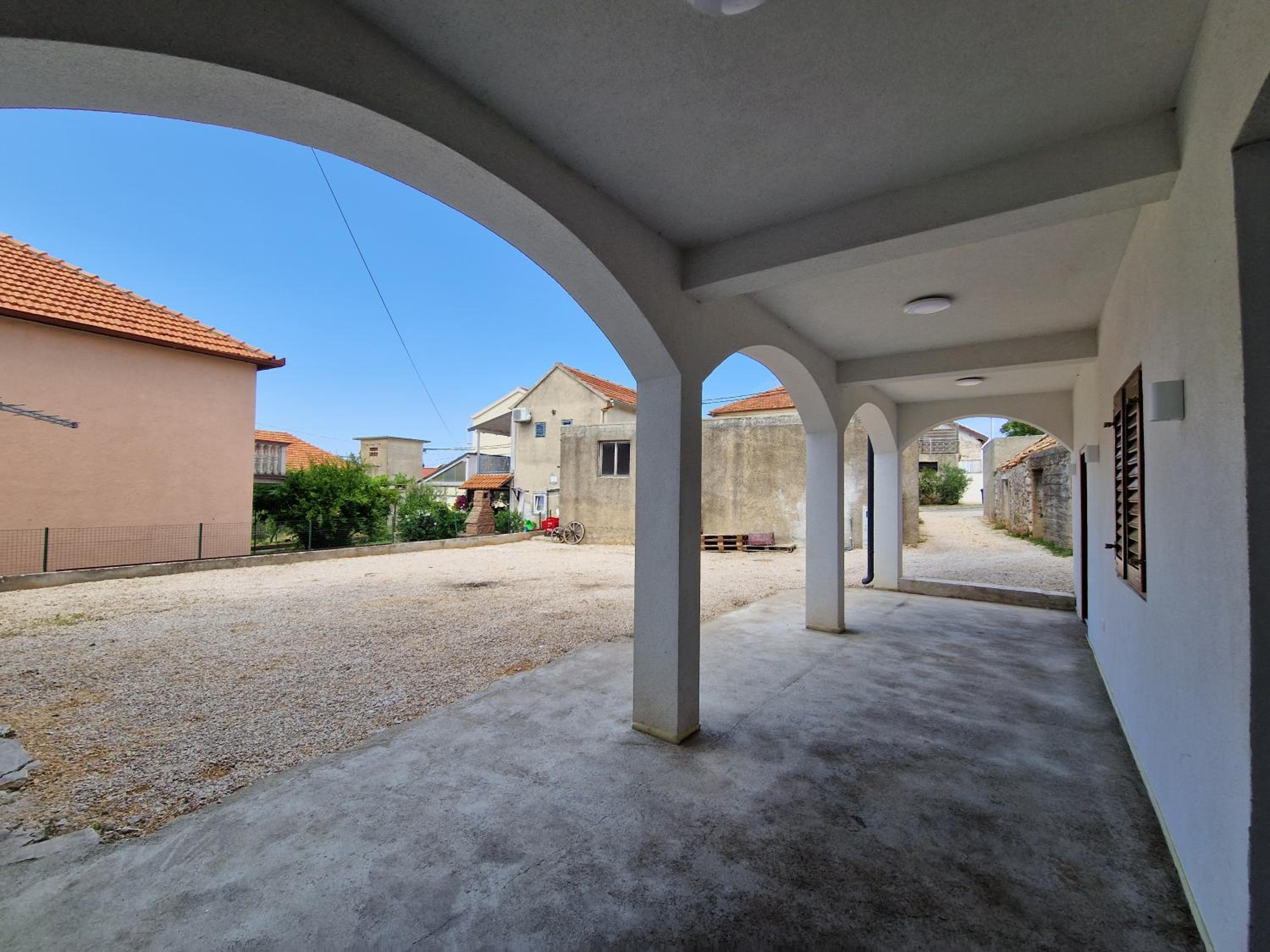 Modern and spacious 2 bedroom apartment