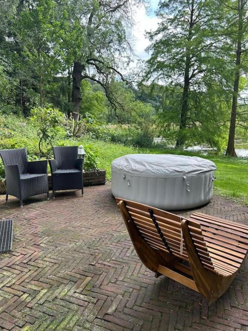 WohlfühlOASE Schloss Rimburg, 8 Personen, Whirlpool, See, Privat 190 qm
