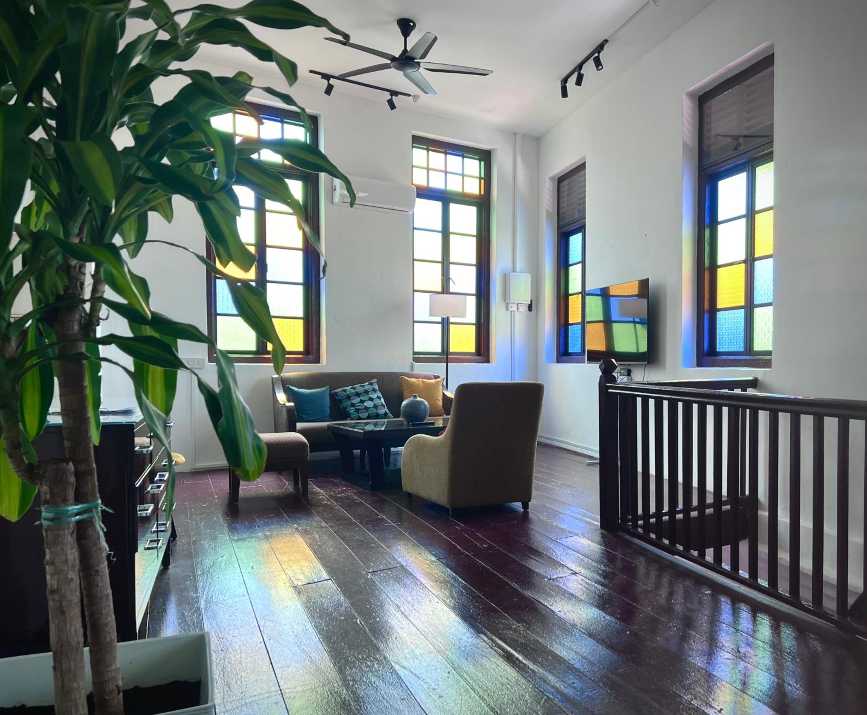 Loft BC 144 - Colonial Loft Charm photo 1