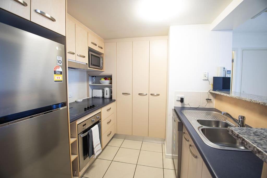 Resort Style Oasis, 2 Bedroom, 2 Bath, sleeps 6