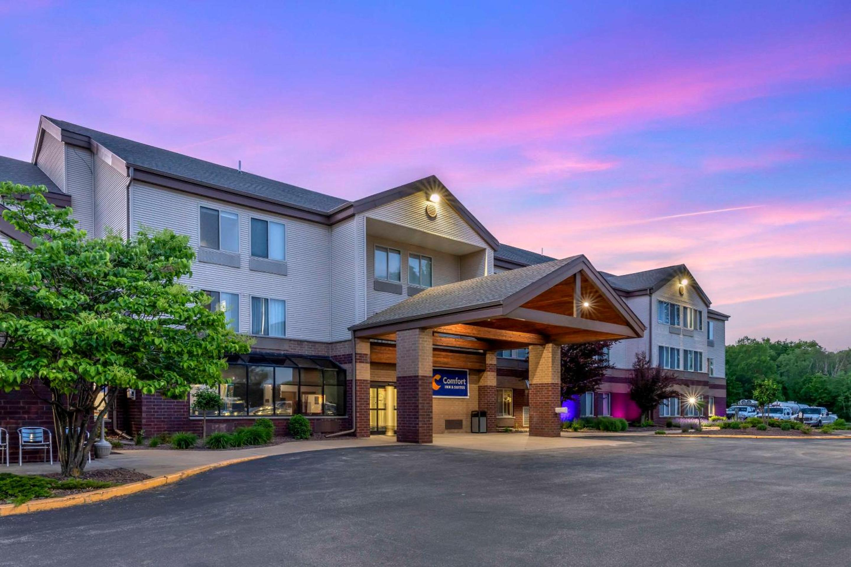 Comfort Inn  Suites - Property Image 4