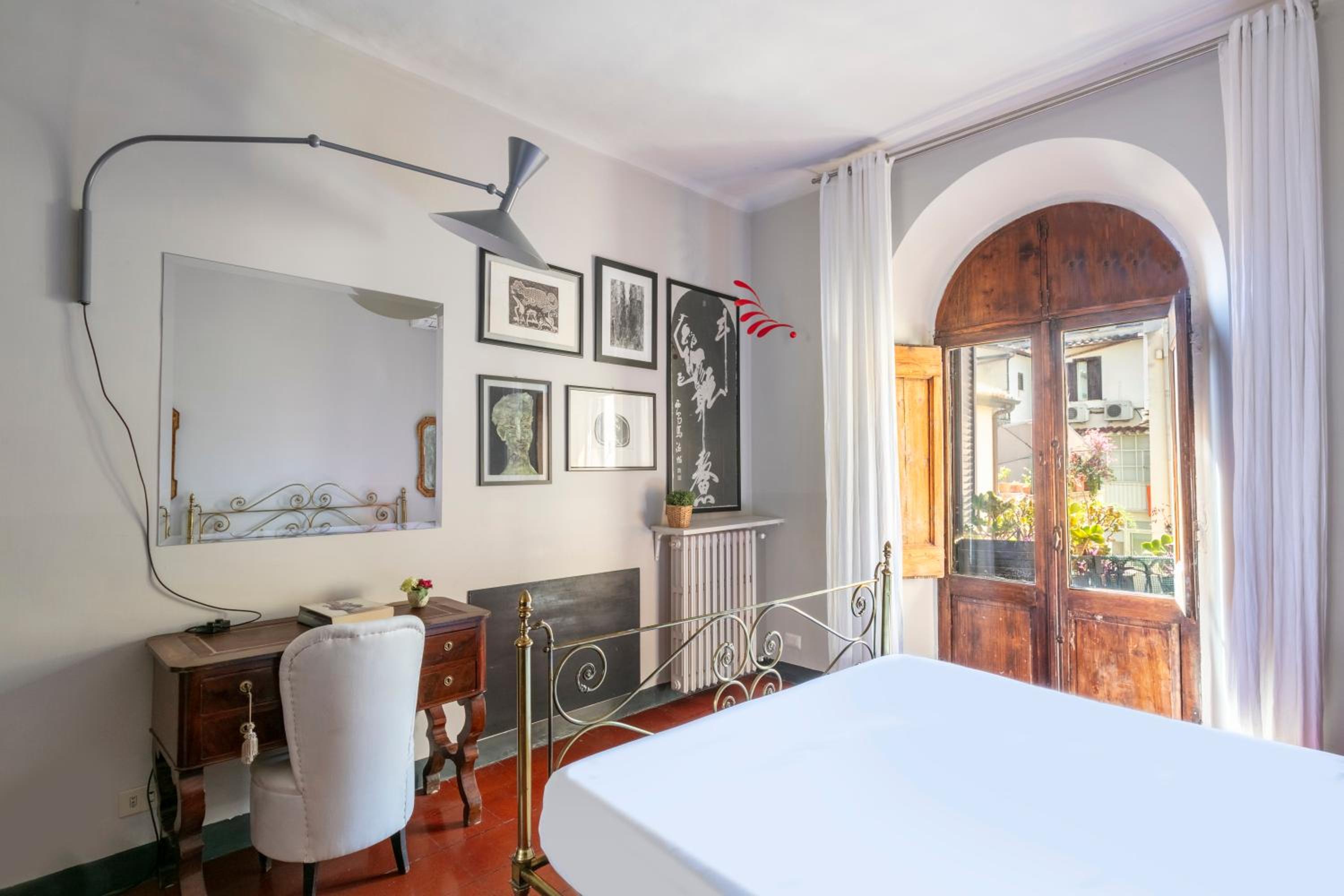 ROMAC Leone Apartments