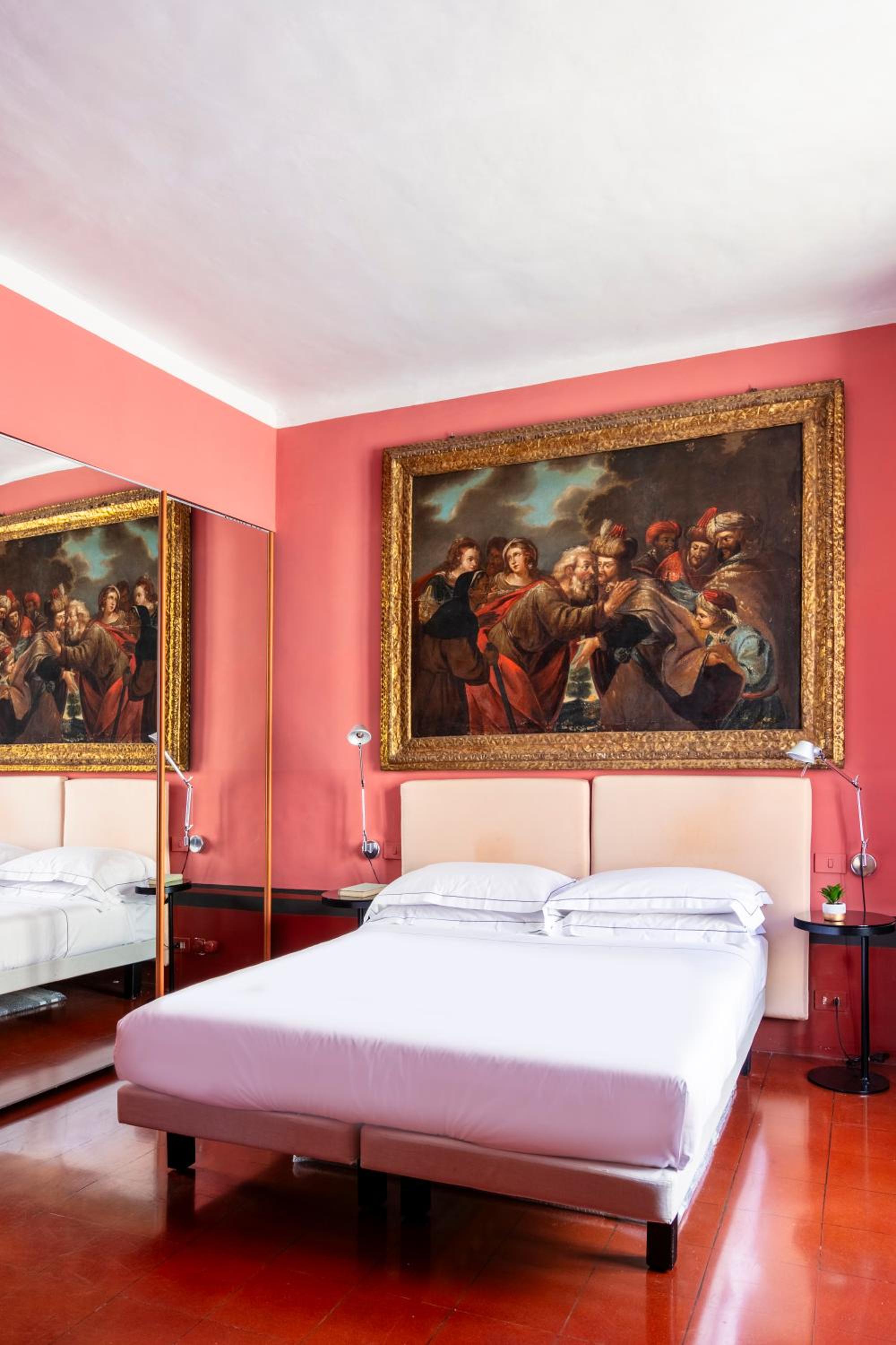 ROMAC Leone Apartments