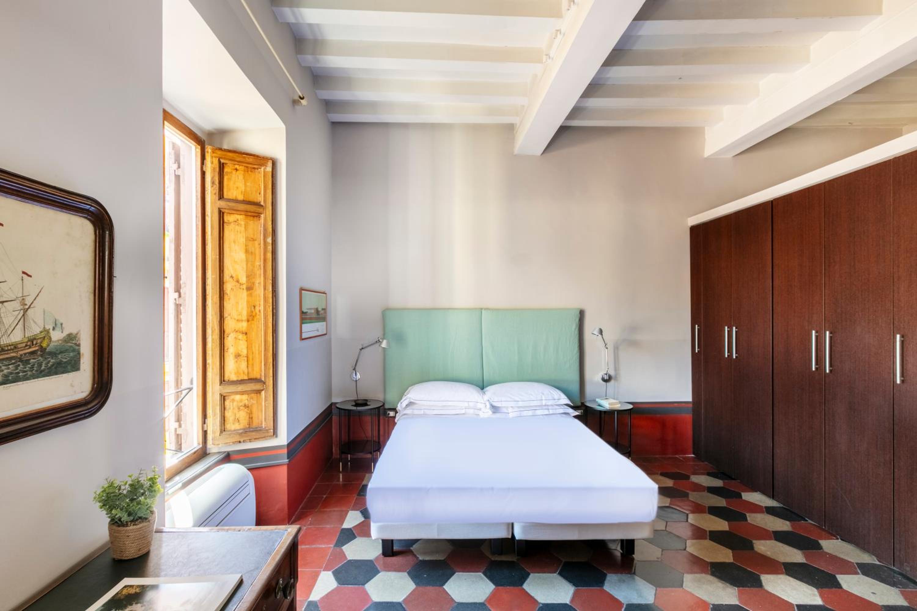ROMAC Leone Apartments