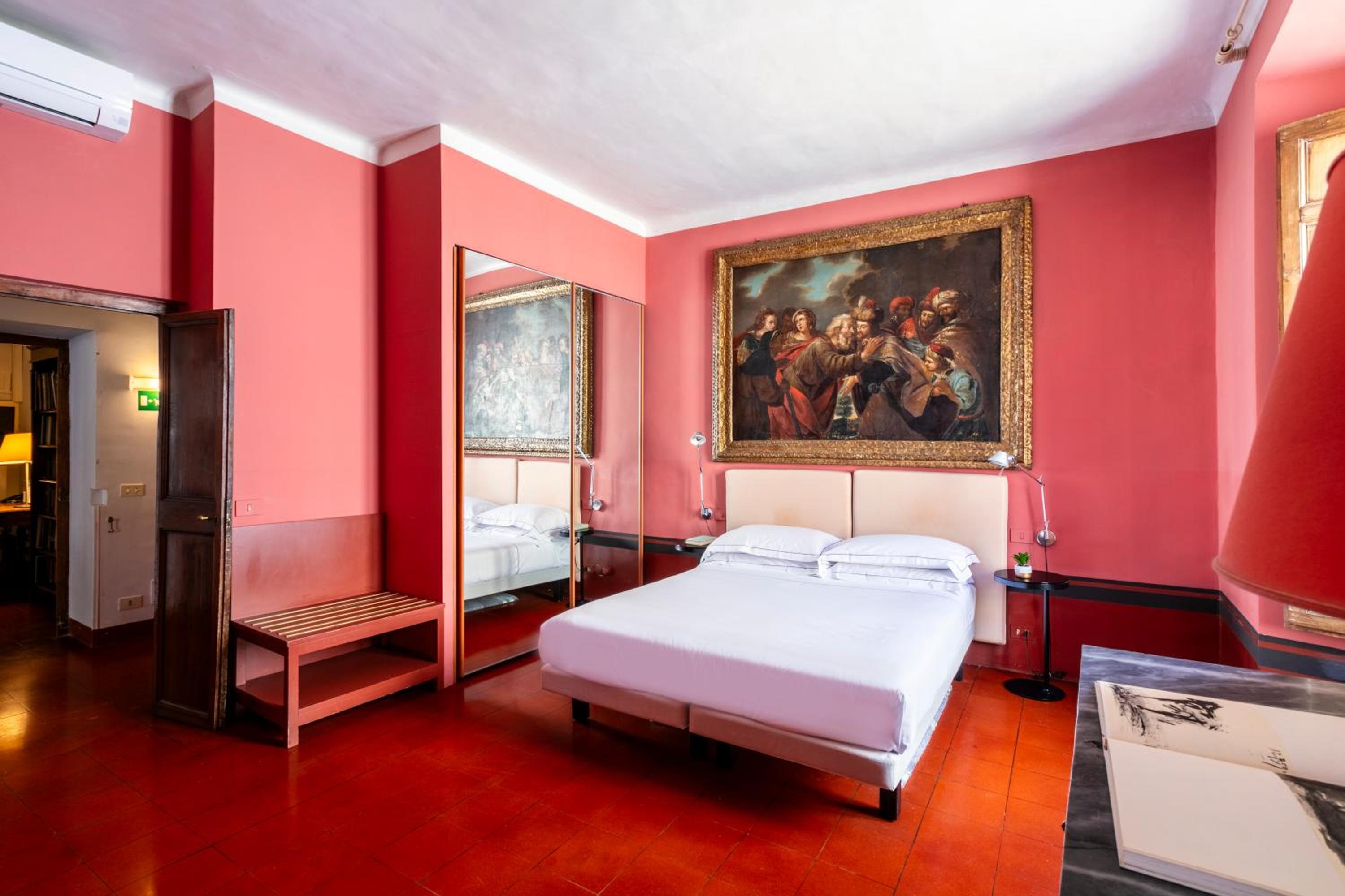 ROMAC Leone Apartments