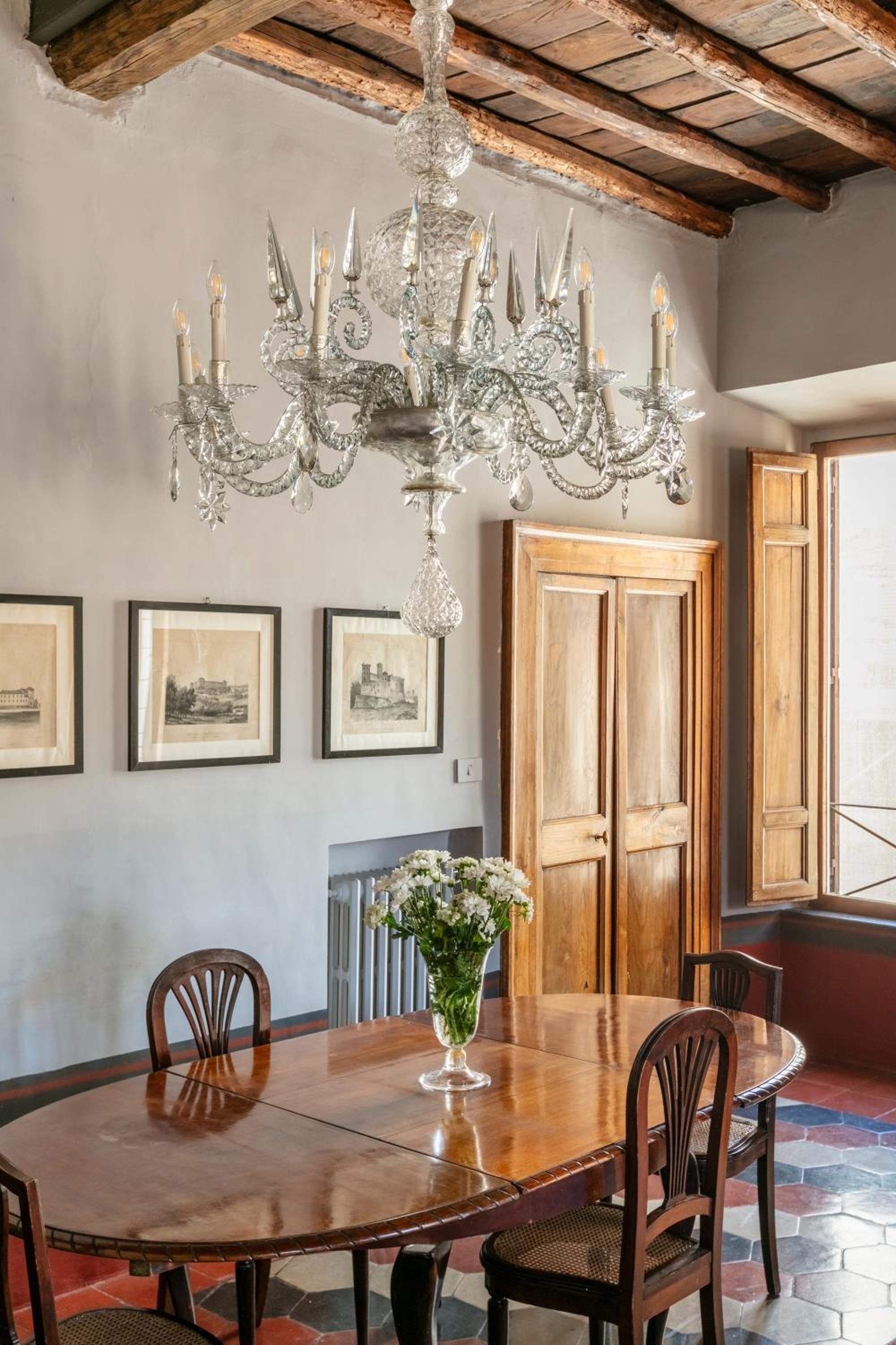 ROMAC Leone Apartments