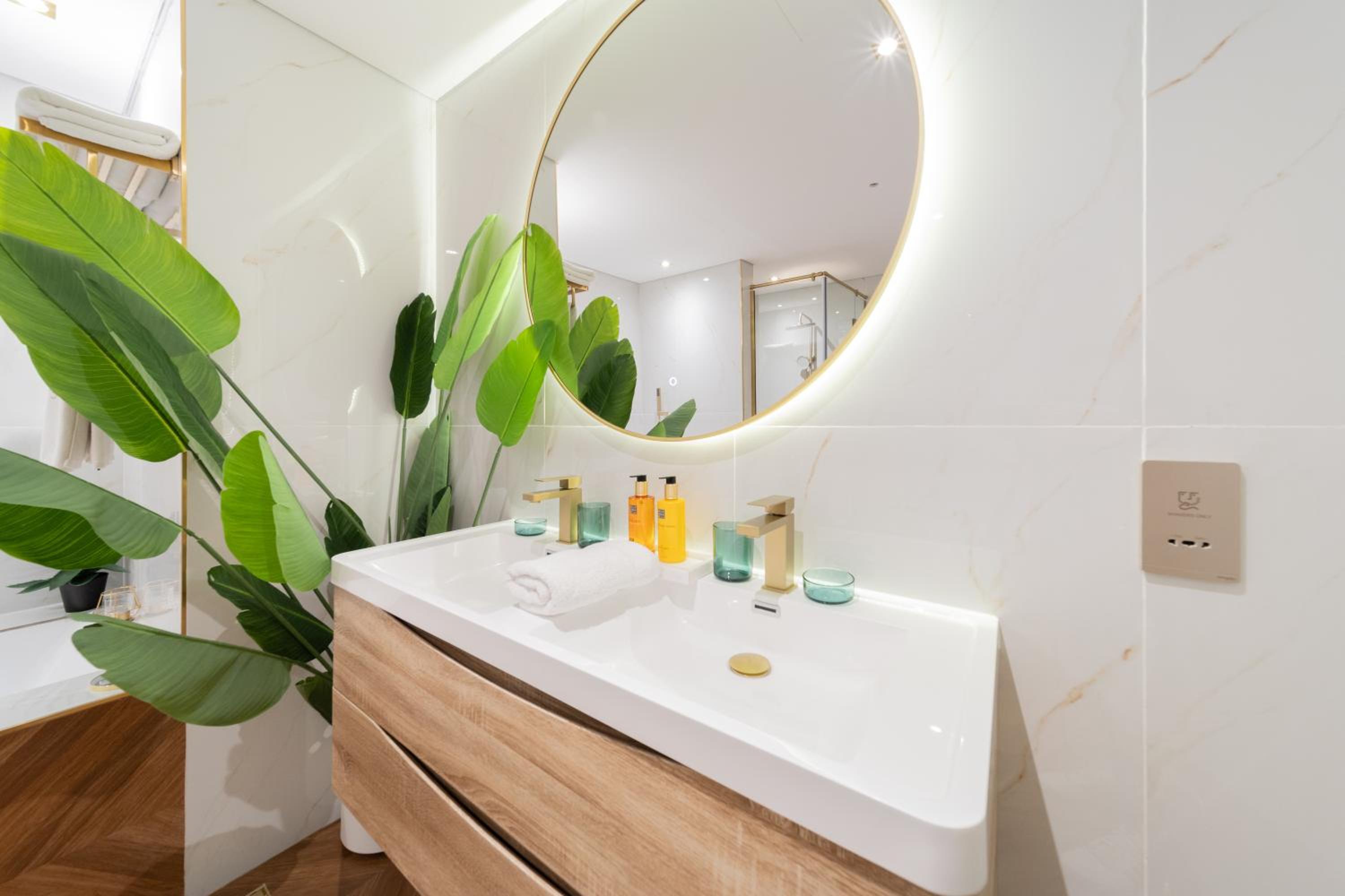EDEN'S Homes & Villas - Anantara The Palm Residences