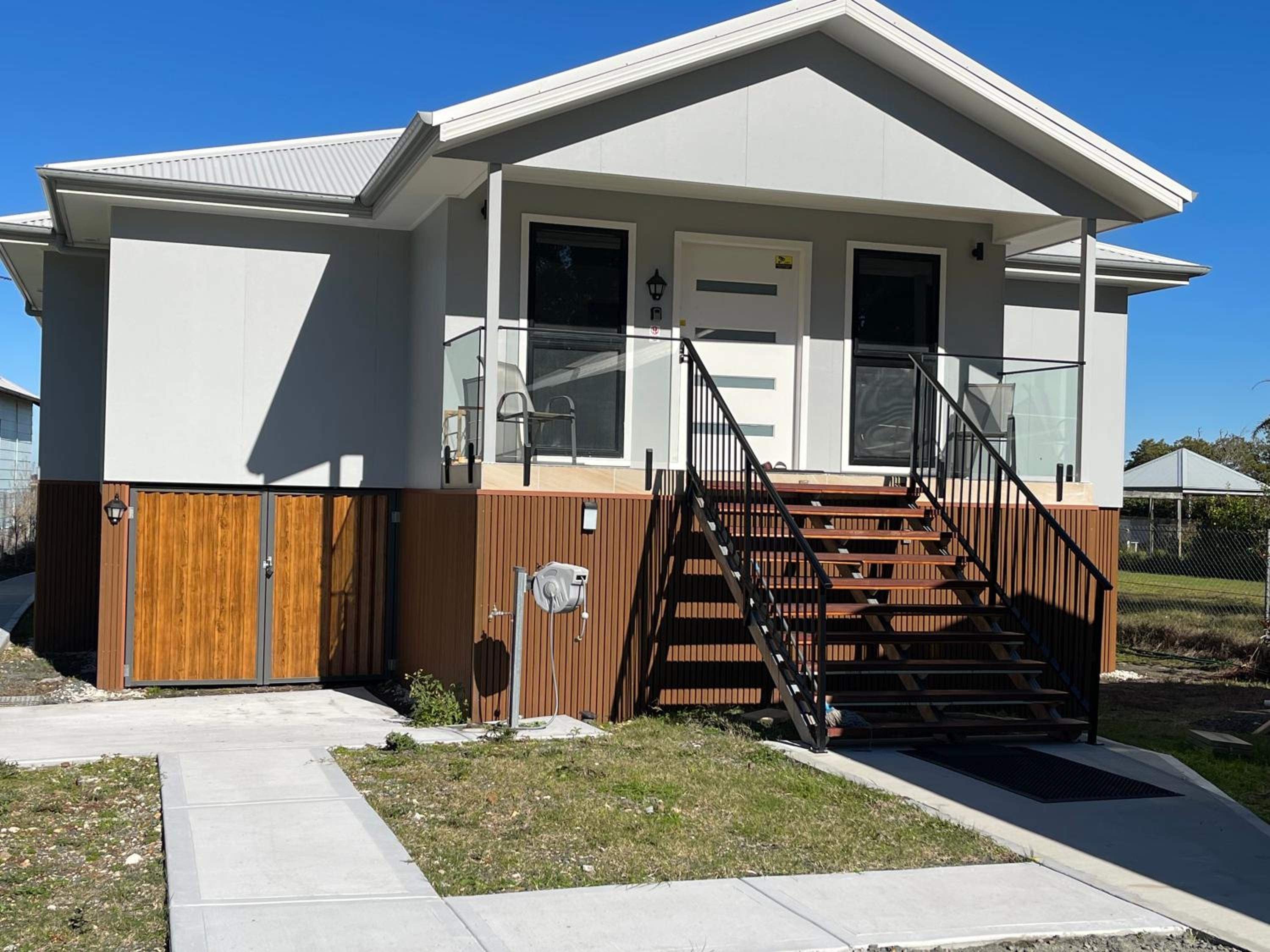 ABSOLUTE BEACHFRONT Port Stephens - Pindimar Beach House