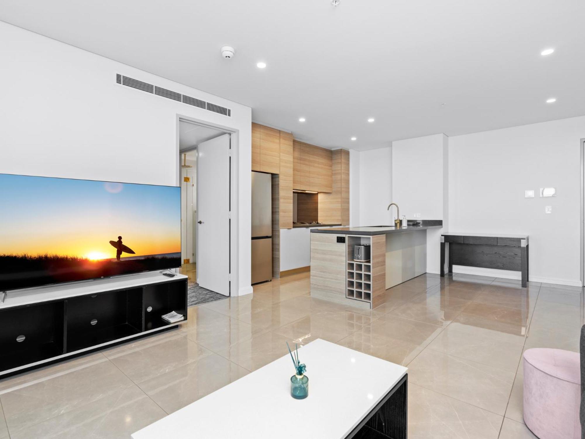 Surfers Paradise New Beachfront Apartments