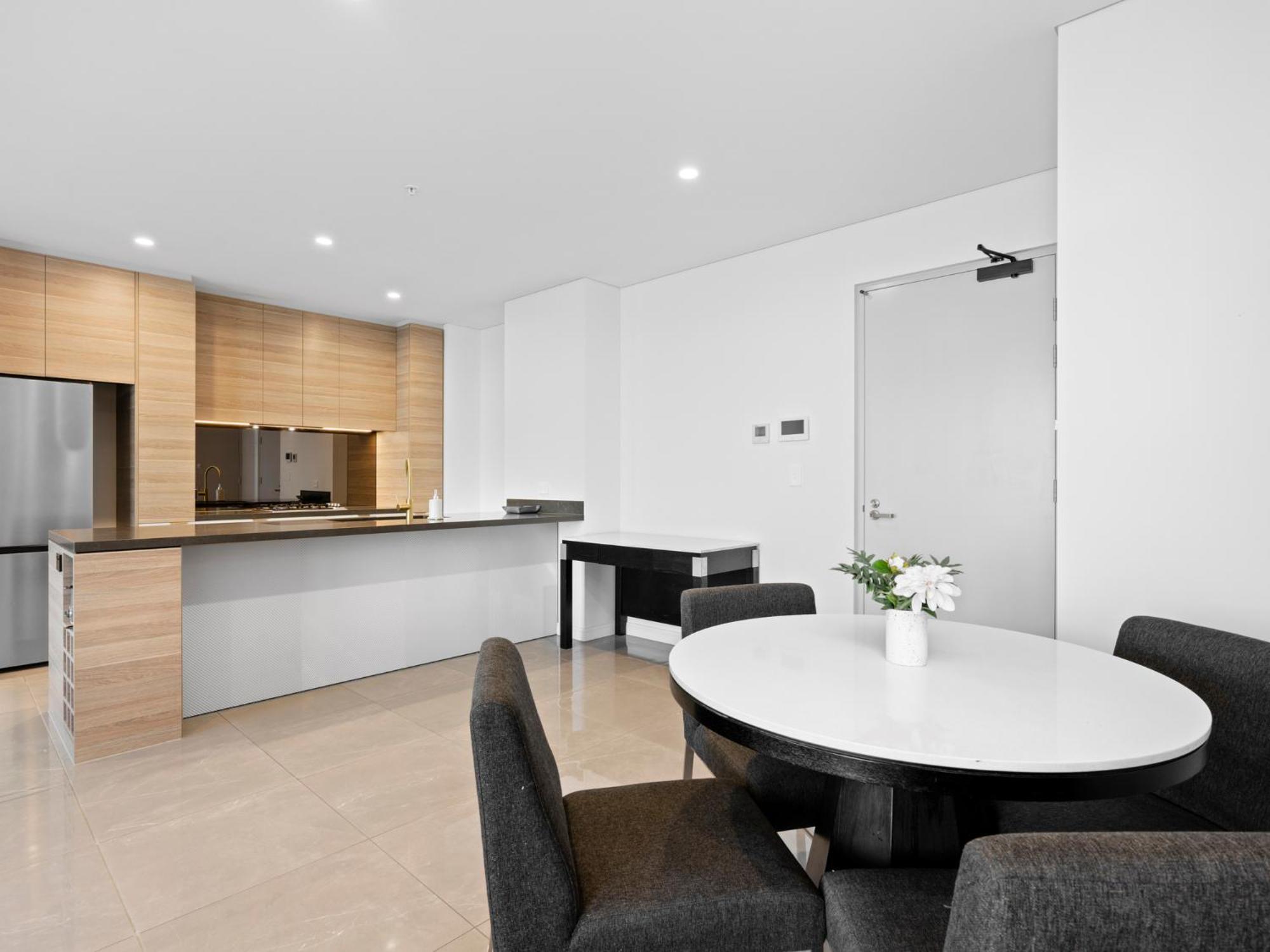 Surfers Paradise New Beachfront Apartments
