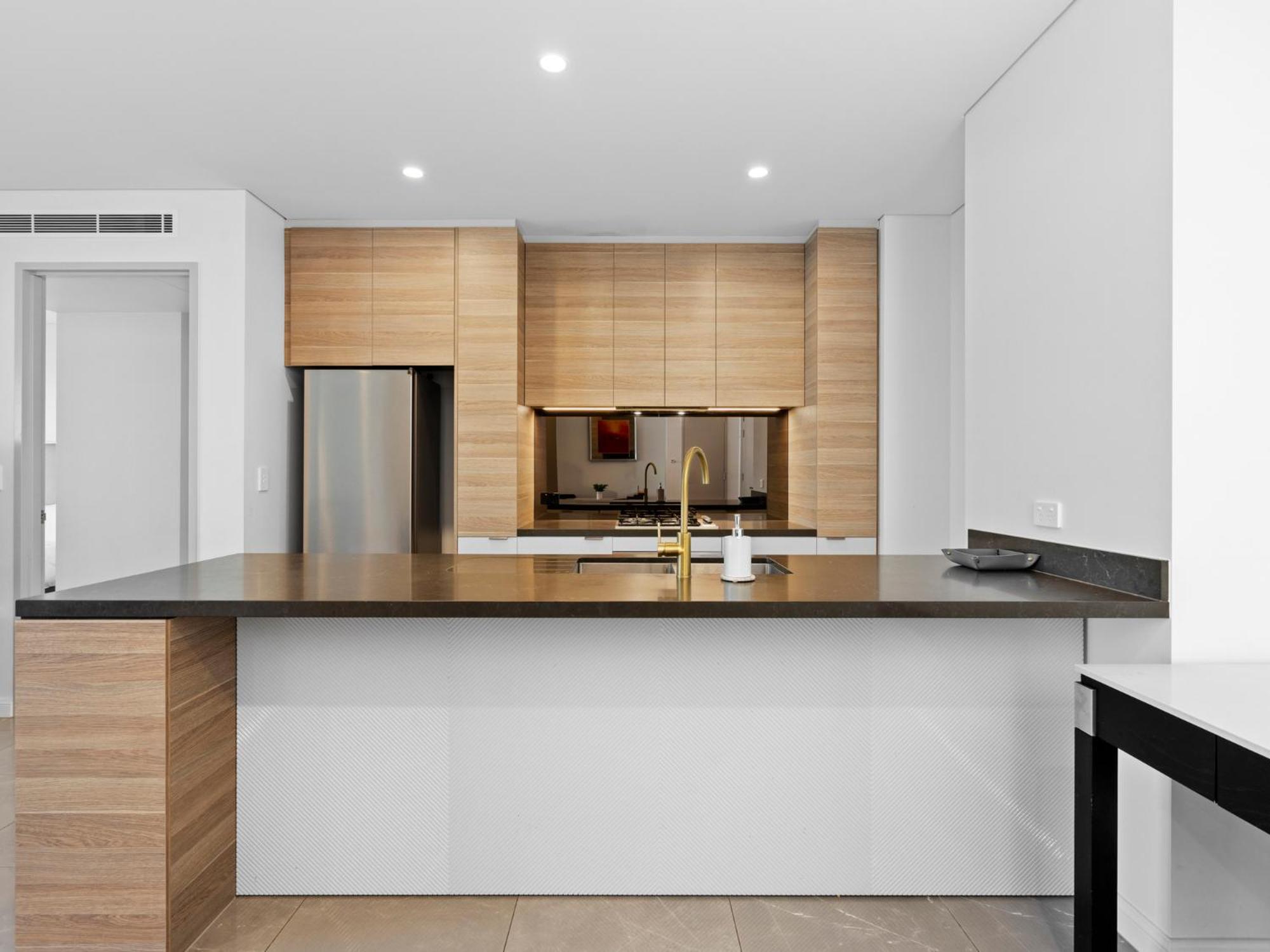 Surfers Paradise New Beachfront Apartments