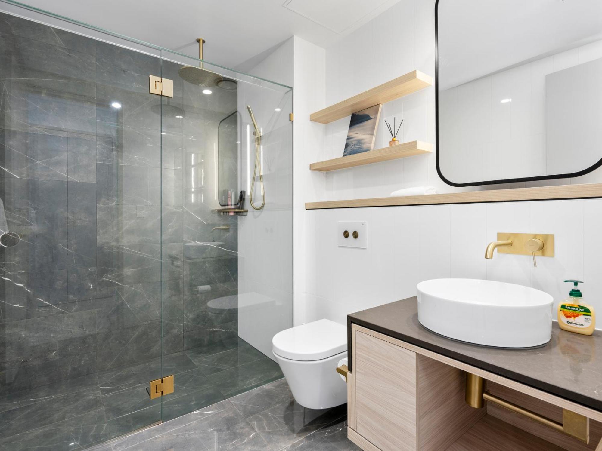 Surfers Paradise New Beachfront Apartments