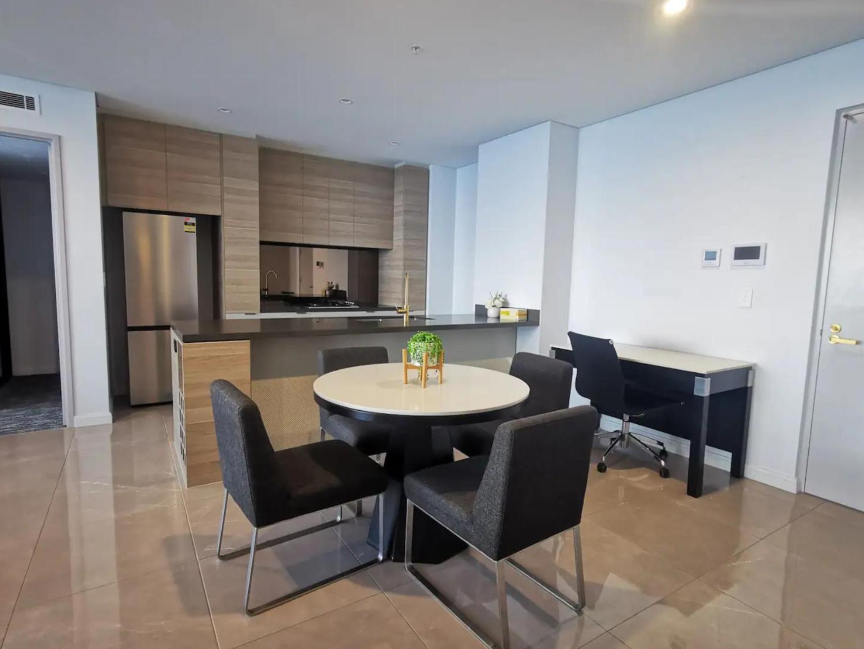 Surfers Paradise New Beachfront Apartments