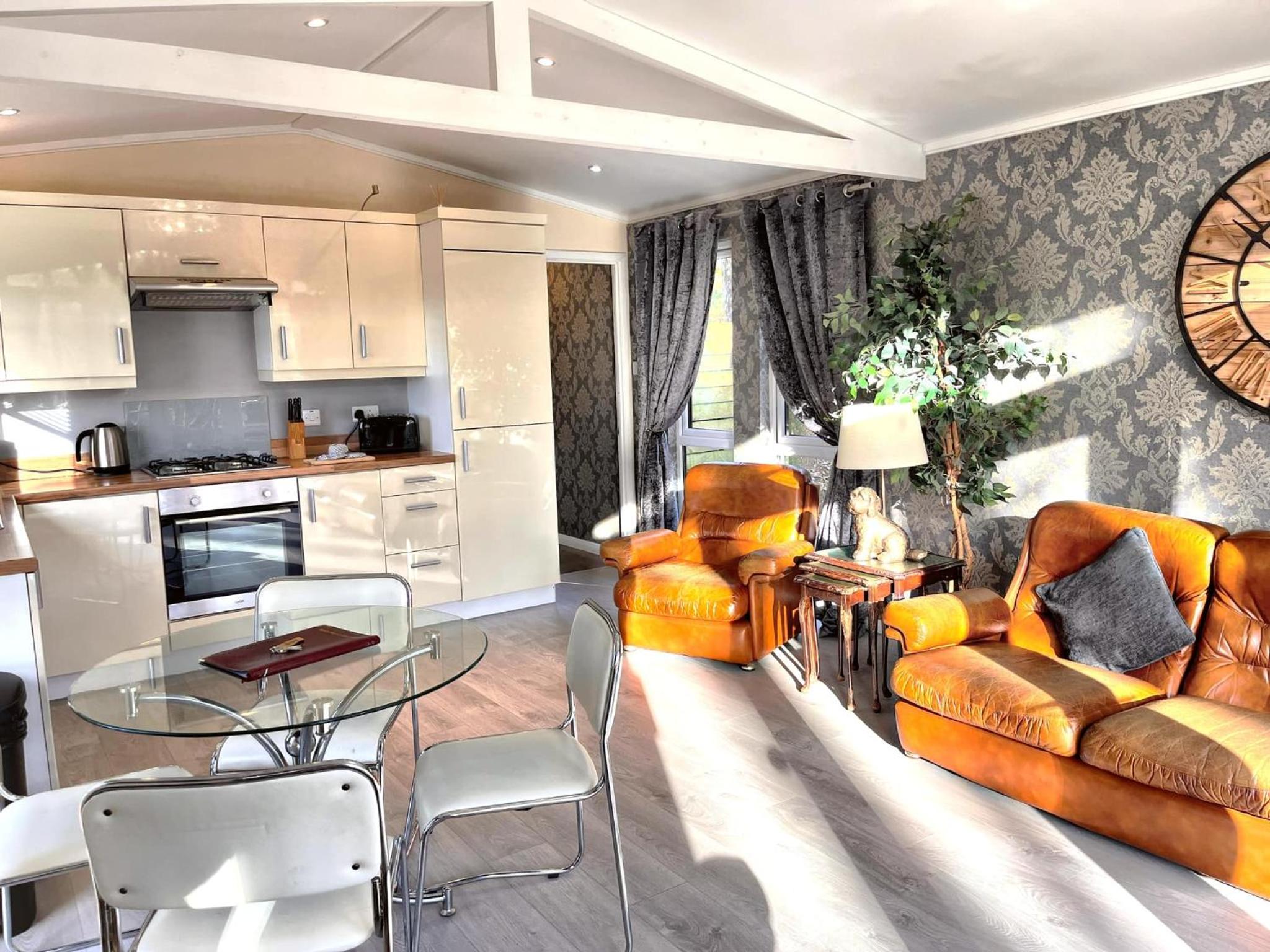 Welsh Villa-Hot Tub-Tenby-Carmarthen-Forestsetting view 3
