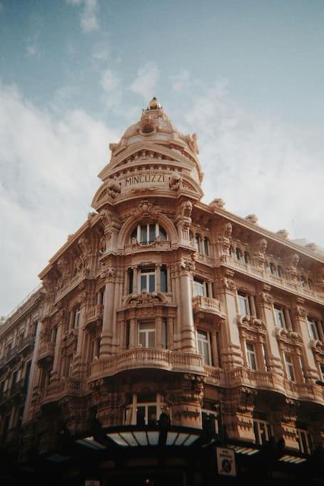 Caesar apartment