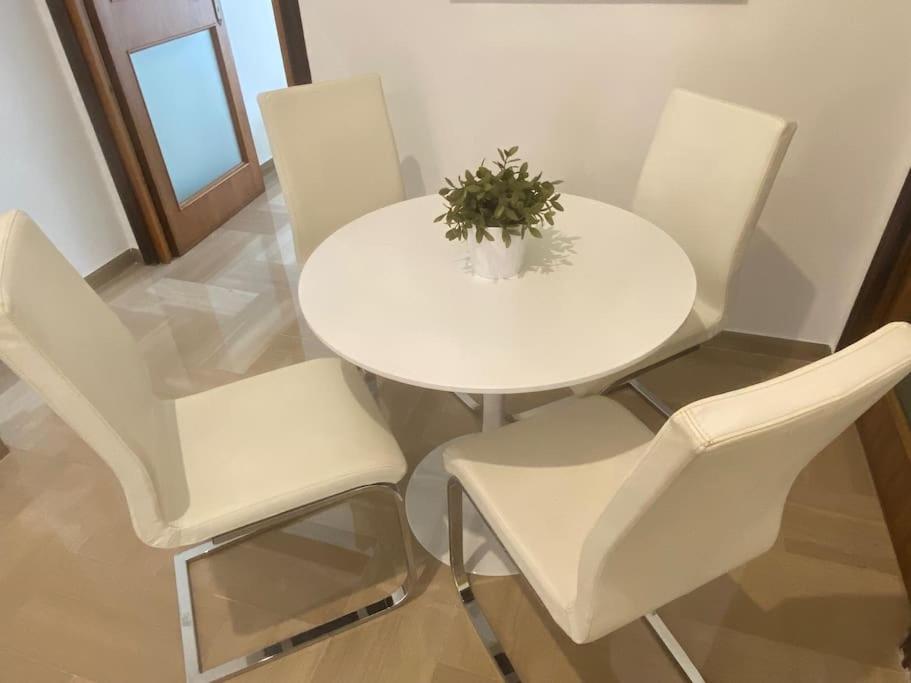 Caesar apartment