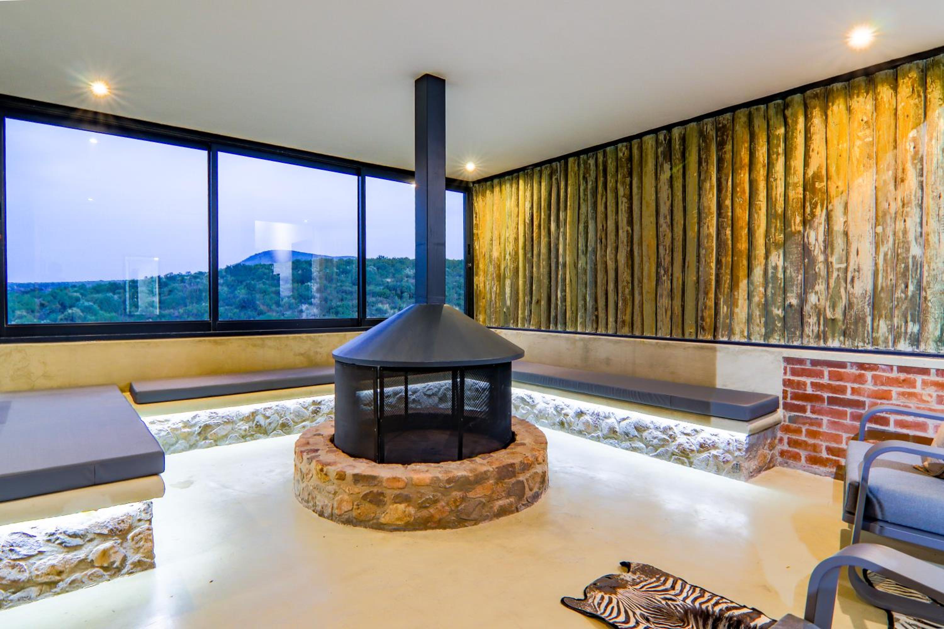 Cliffhanger Lodge