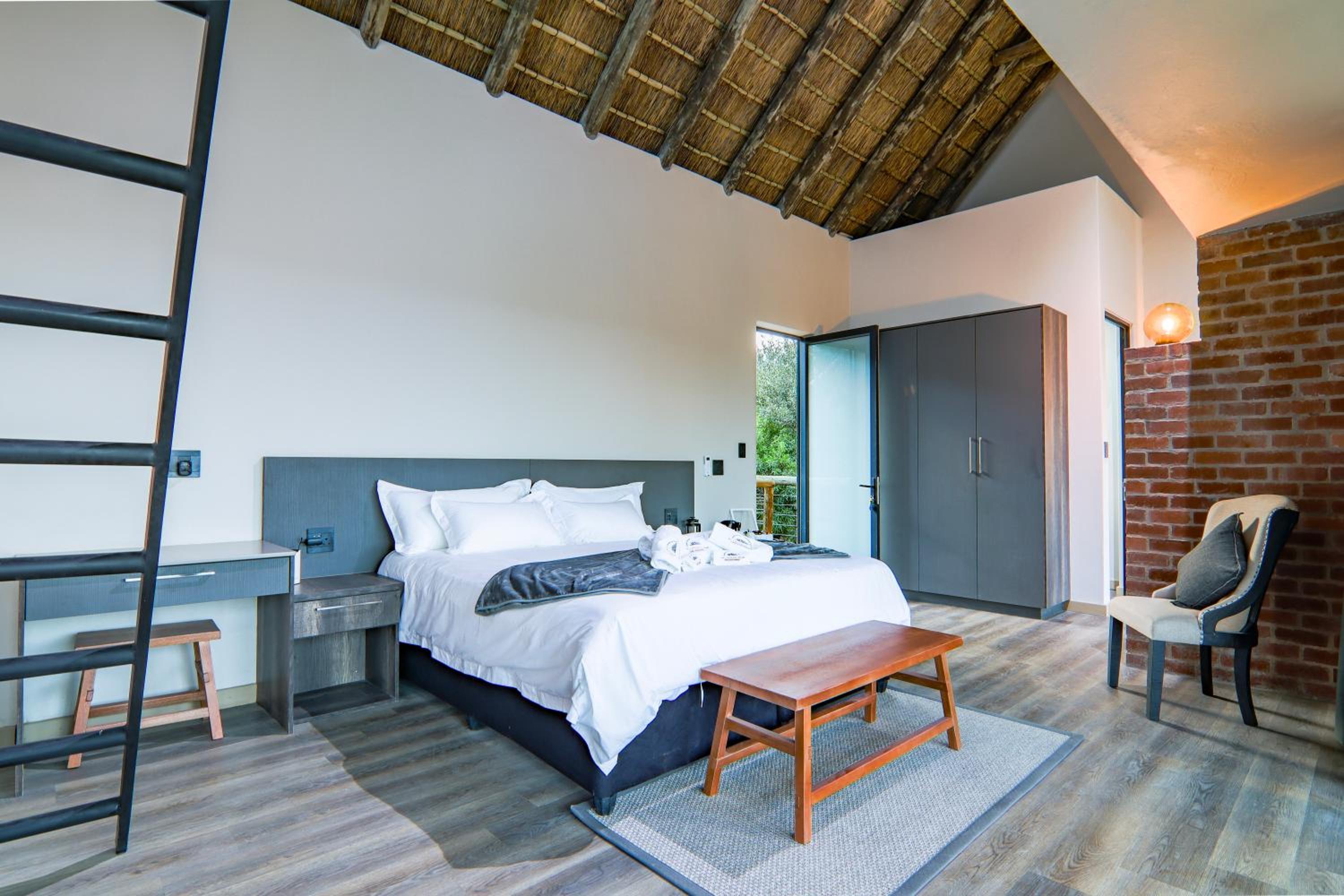 Cliffhanger Lodge