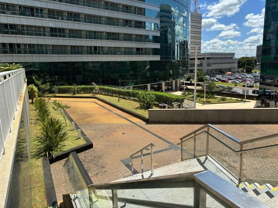 Flat com varanda e localização privilegiada-Vision