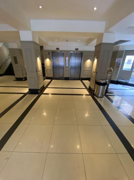 Stylish & Comfy Chelsea Haven Walk to Tube & Bus