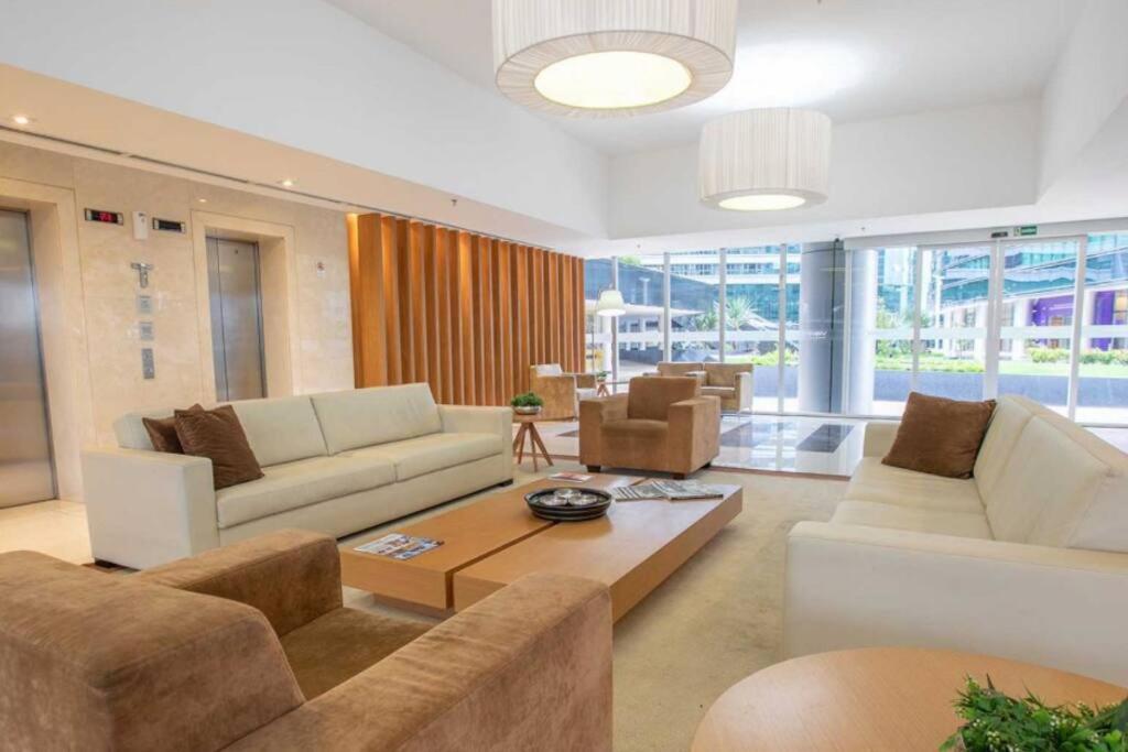 Flat com varanda e localização privilegiada-Vision