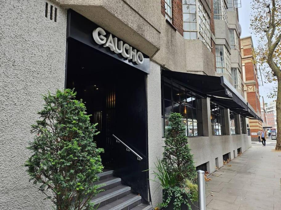 Stylish & Comfy Chelsea Haven Walk to Tube & Bus