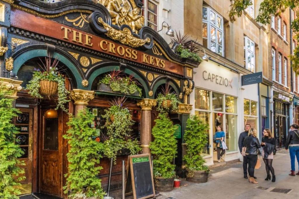 Stylish & Comfy Chelsea Haven Walk to Tube & Bus