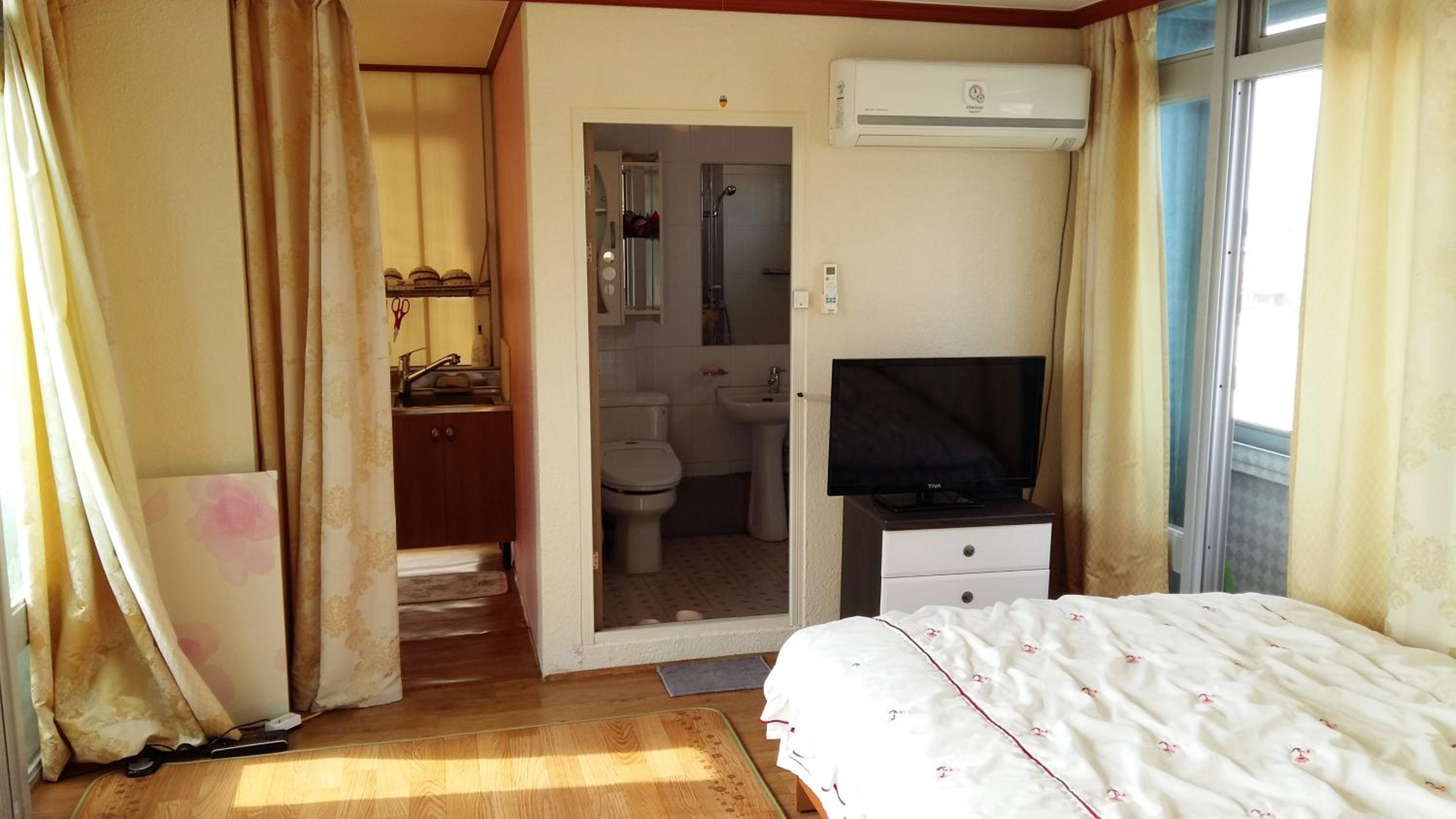 Shinyang Beach Pension