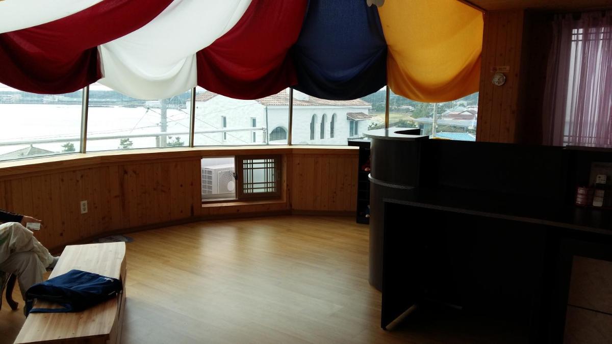 Shinyang Beach Pension