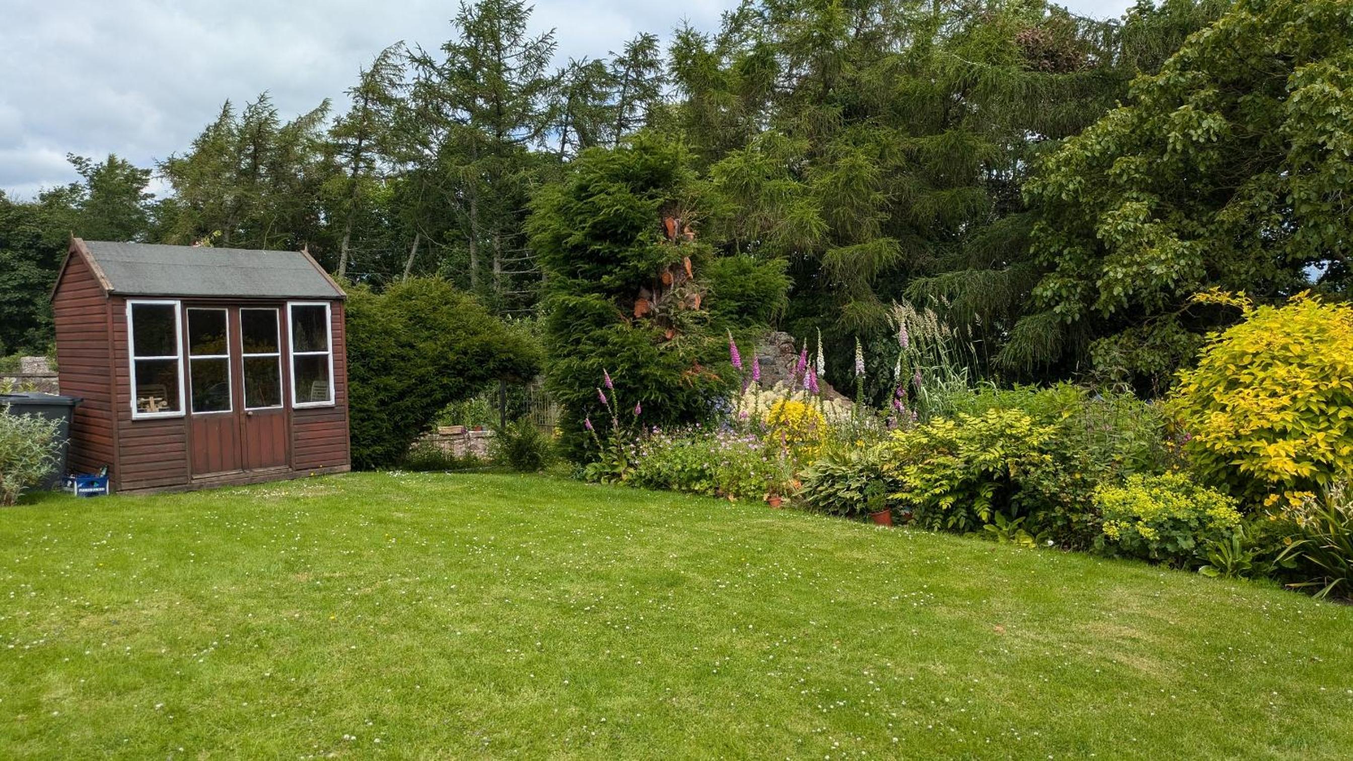 Cumledge Yew Trees Cottage view 5