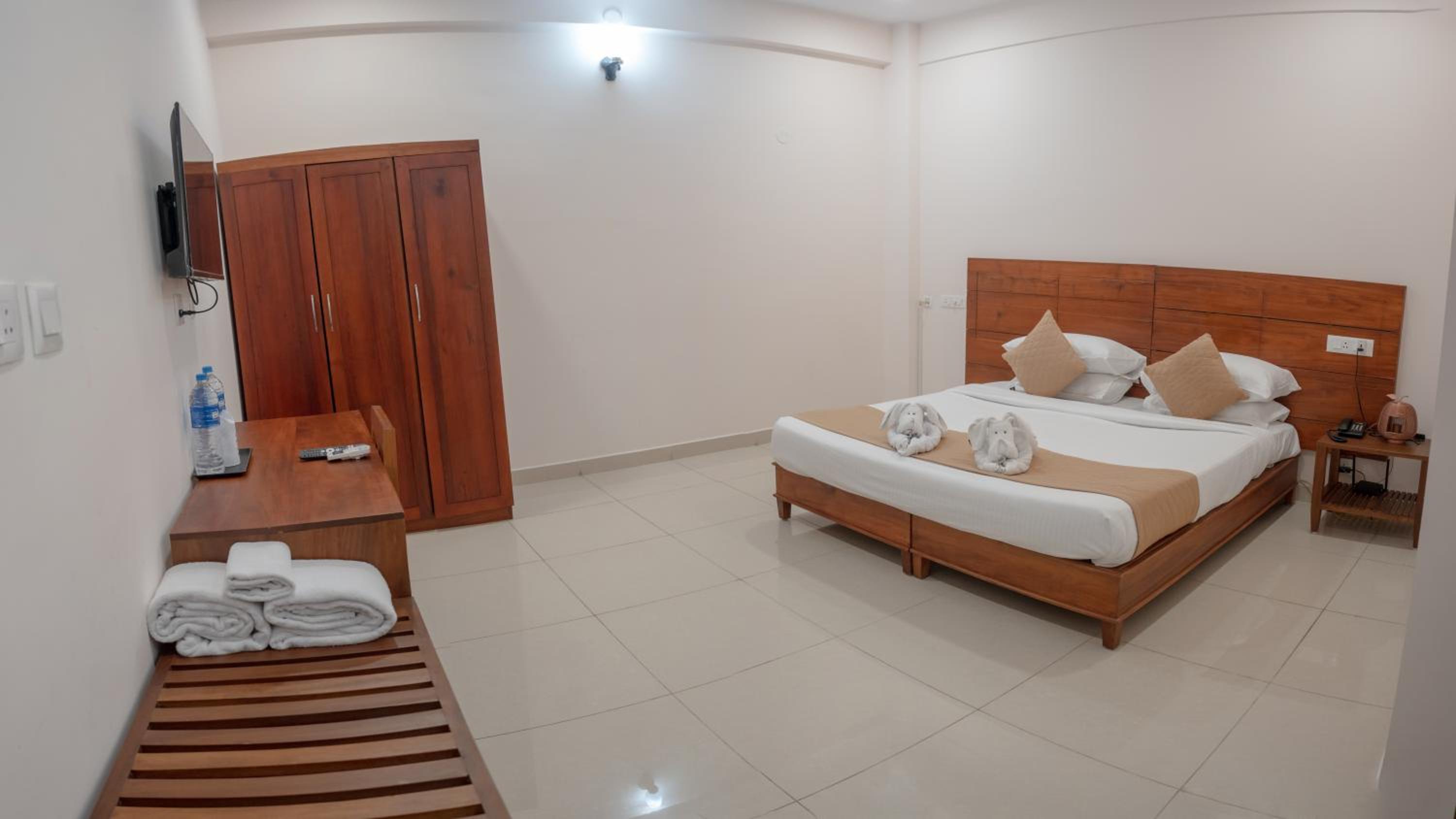 Daffodils Luxury Airport Suites