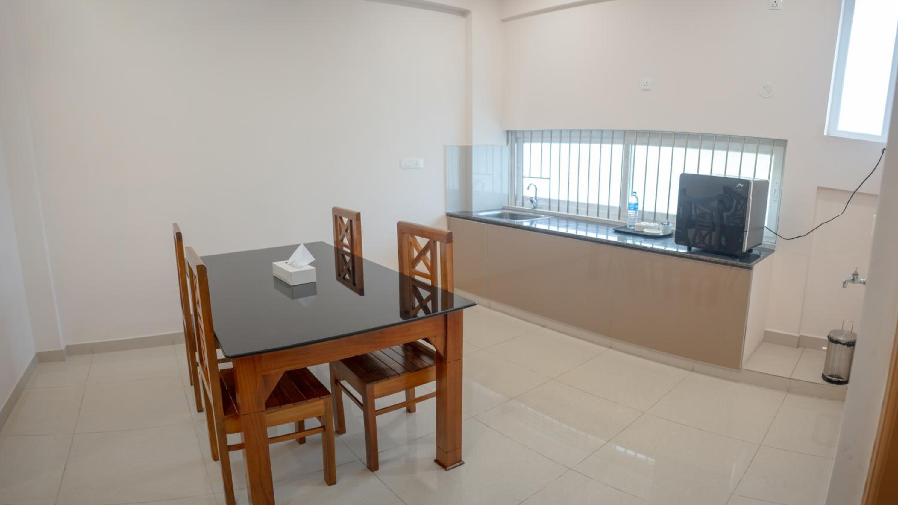 Daffodils Luxury Airport Suites