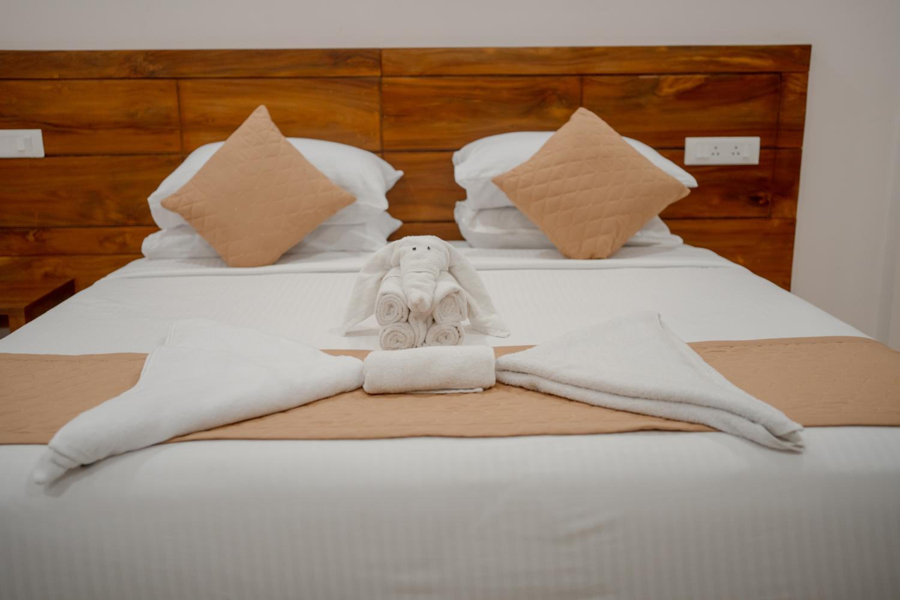 Daffodils Luxury Airport Suites