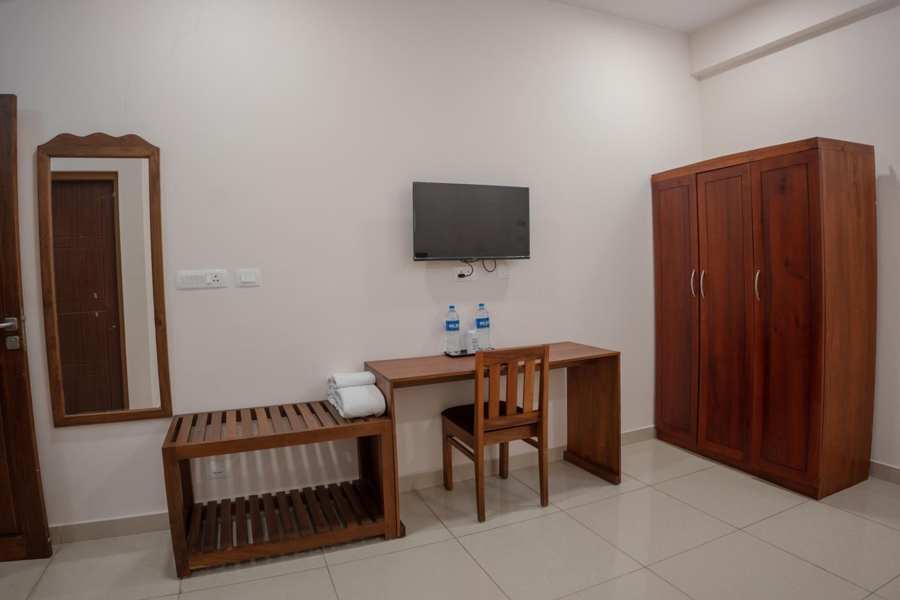 Daffodils Luxury Airport Suites