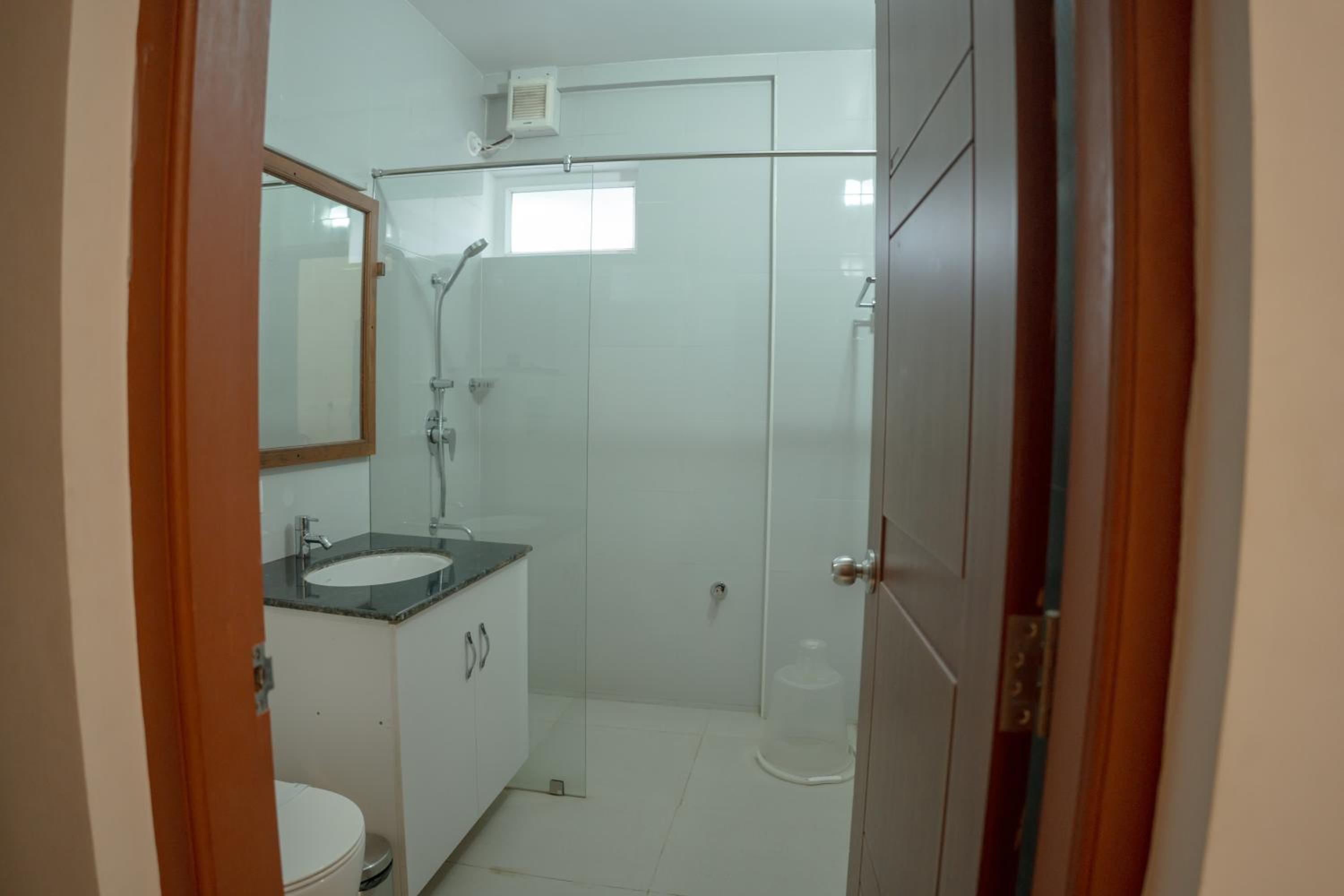 Daffodils Luxury Airport Suites