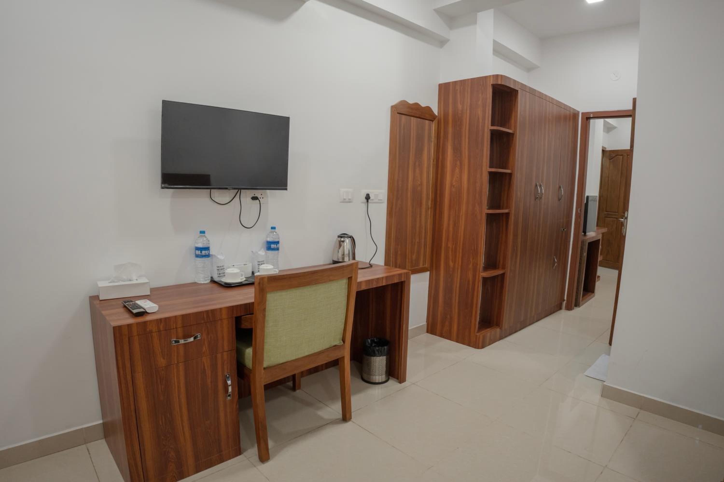 Daffodils Luxury Airport Suites