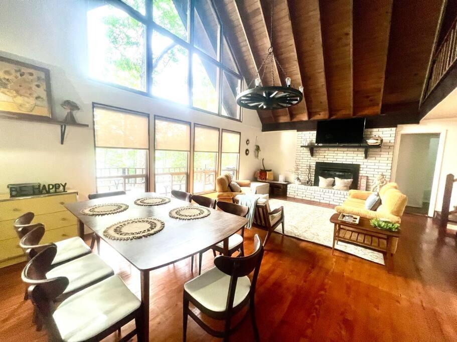Cabin Nestled on Skiers Cove South Toledo Bend Lake 3 bedroom-5 beds