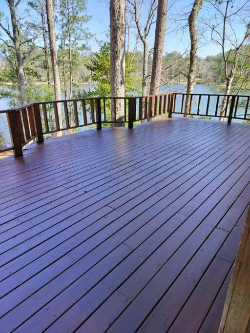 Cabin Nestled on Skiers Cove South Toledo Bend Lake 3 bedroom-5 beds