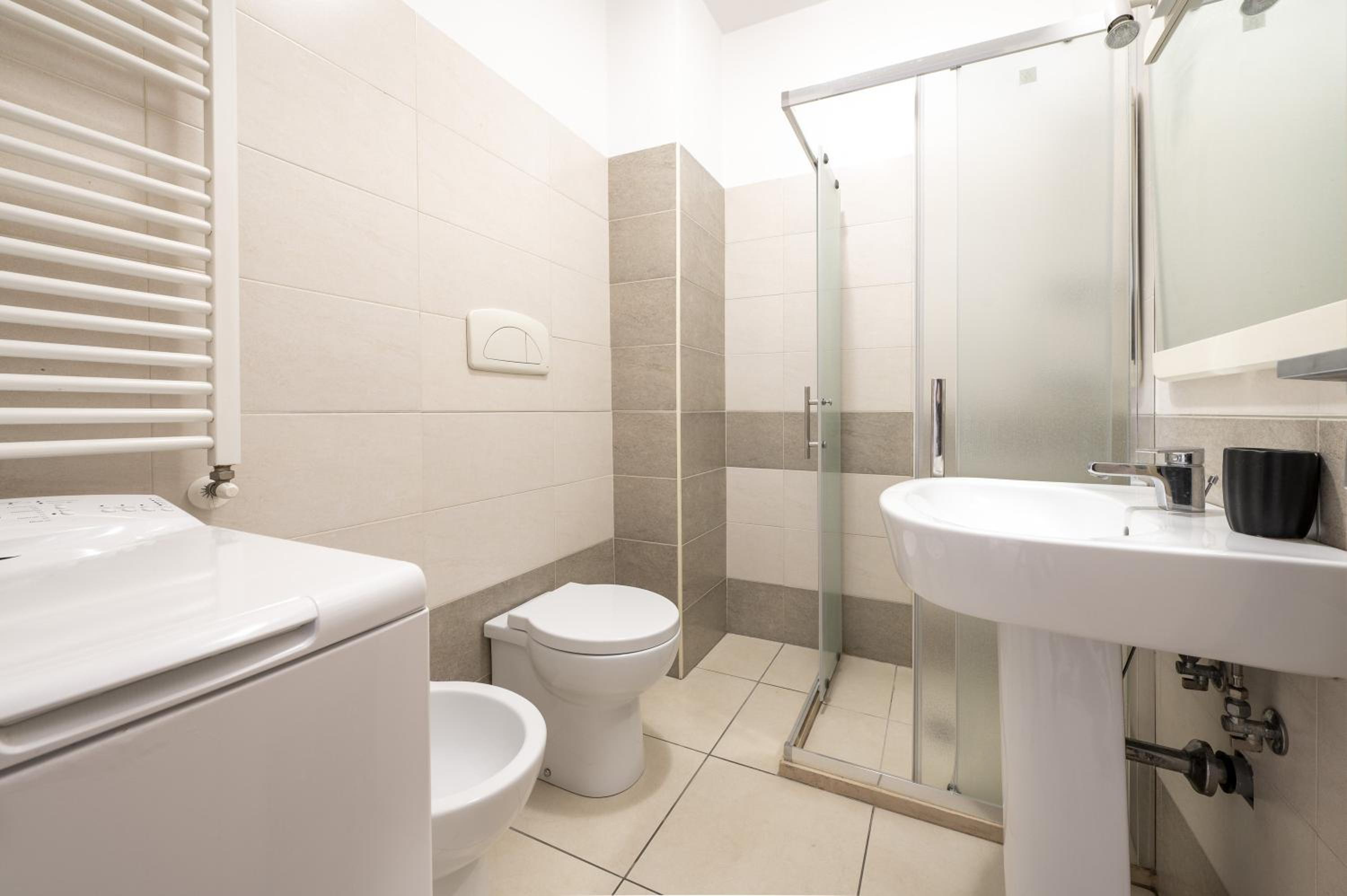 A Due Passi Dal Centro Bilo en Otranto — bathroom
