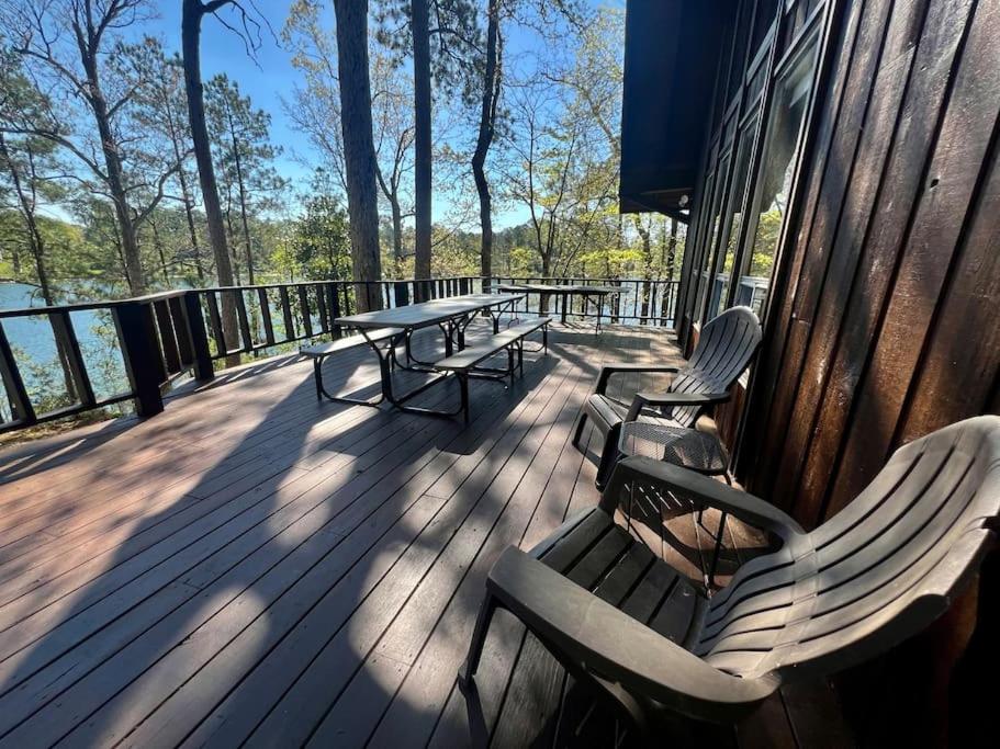 Cabin Nestled on Skiers Cove South Toledo Bend Lake 3 bedroom-5 beds