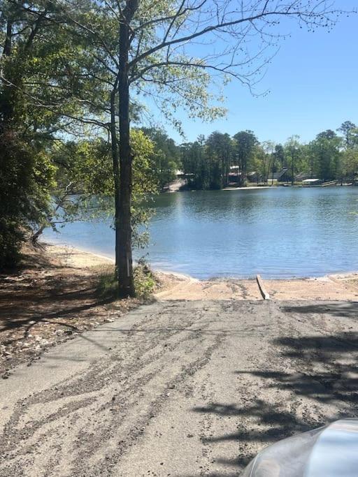 Cabin Nestled on Skiers Cove South Toledo Bend Lake 3 bedroom-5 beds