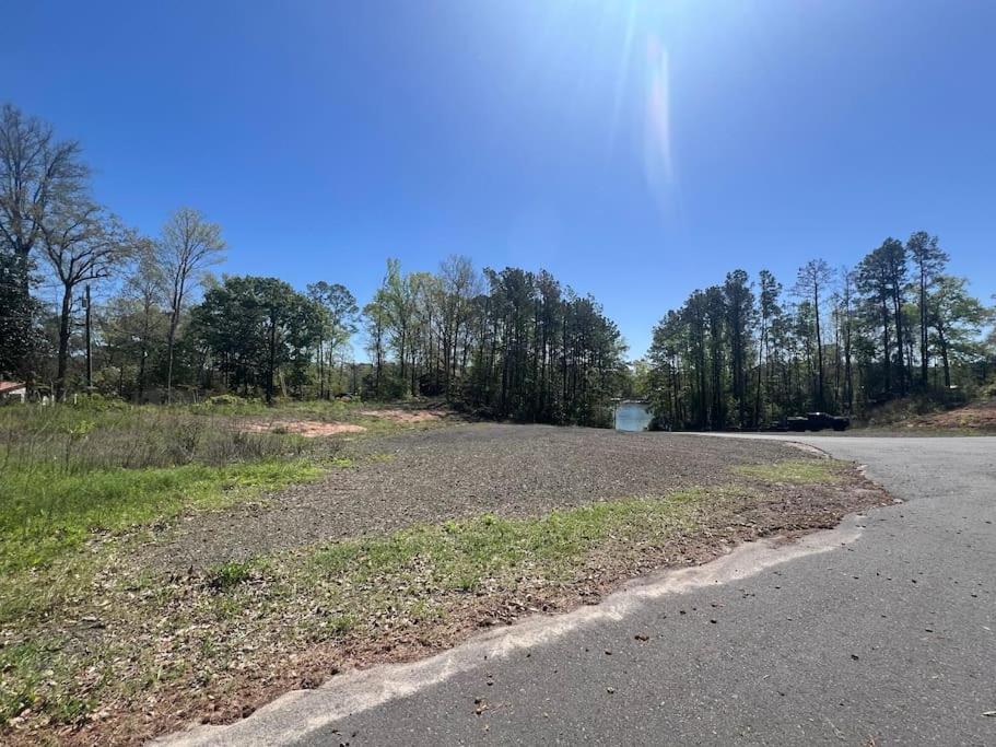 Cabin Nestled on Skiers Cove South Toledo Bend Lake 3 bedroom-5 beds