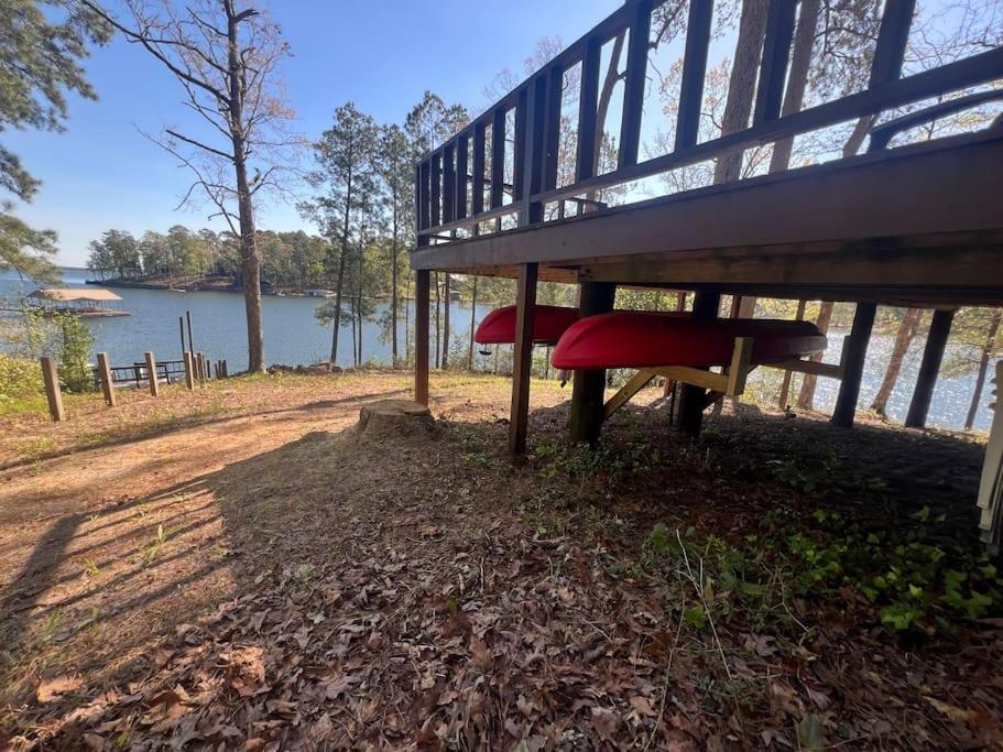 Cabin Nestled on Skiers Cove South Toledo Bend Lake 3 bedroom-5 beds