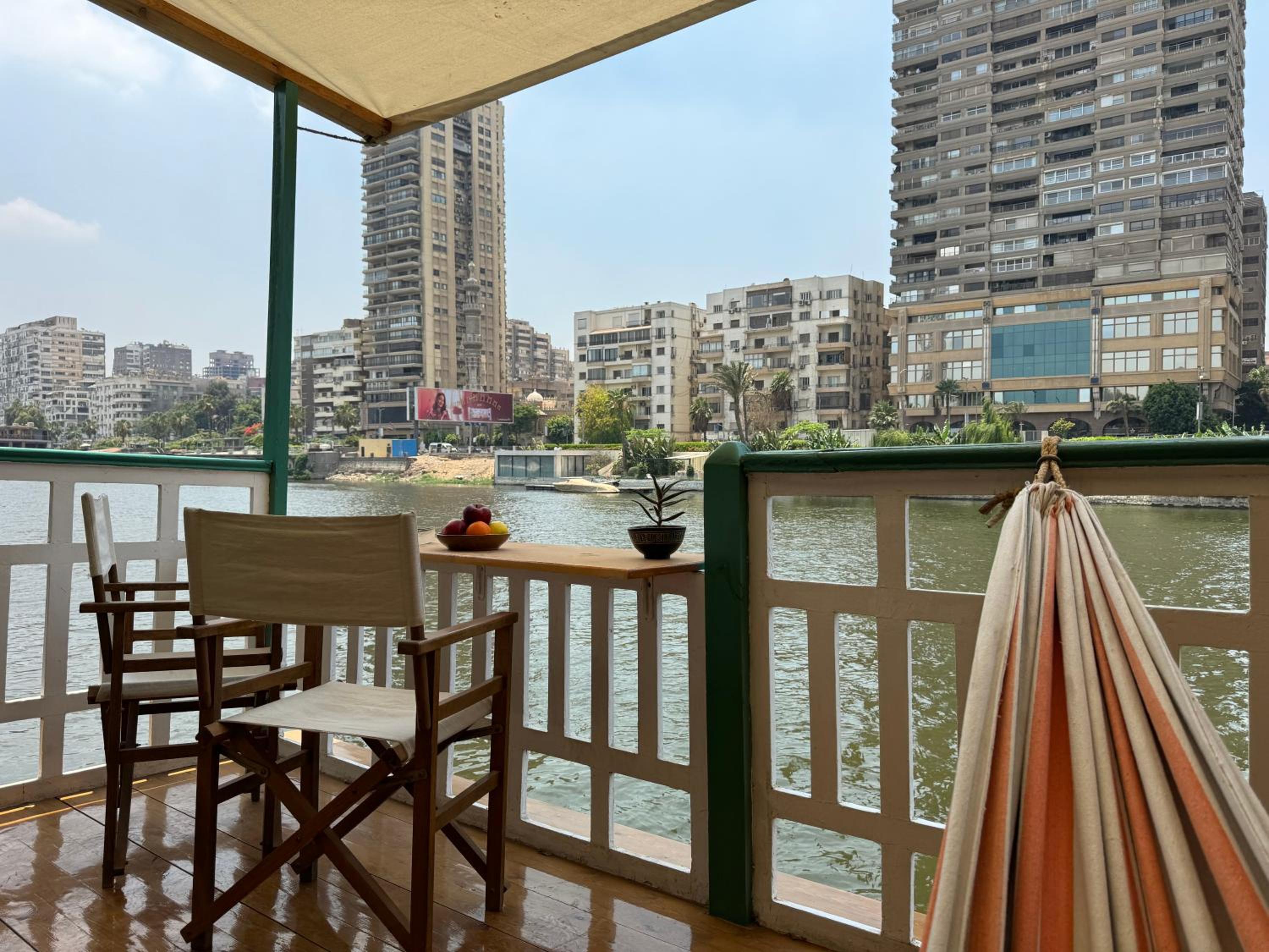 Houseboat65 - Historic home on the Nile - Central Cairo