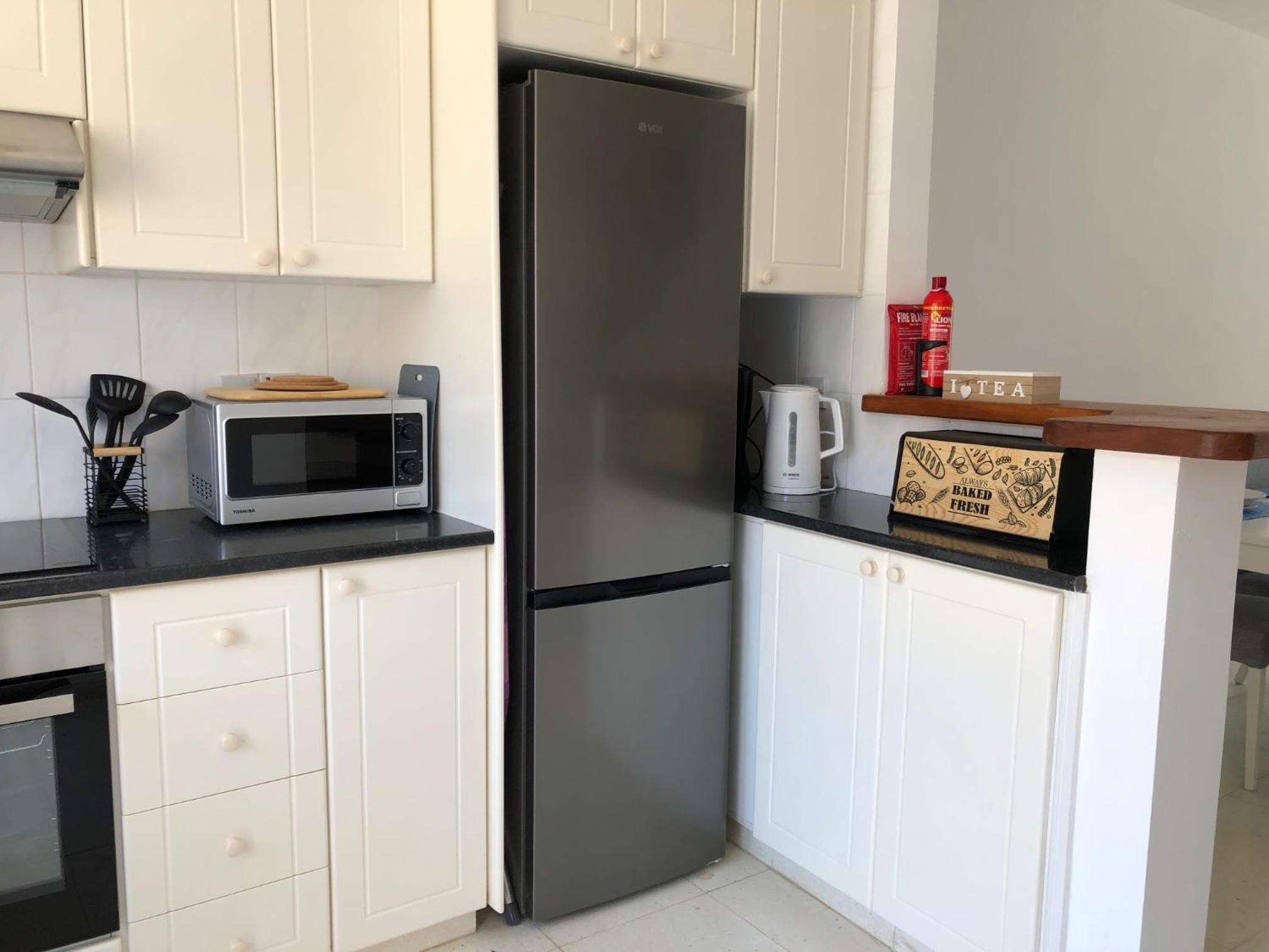 Regina Gardens - Modern 2 bed maisonette