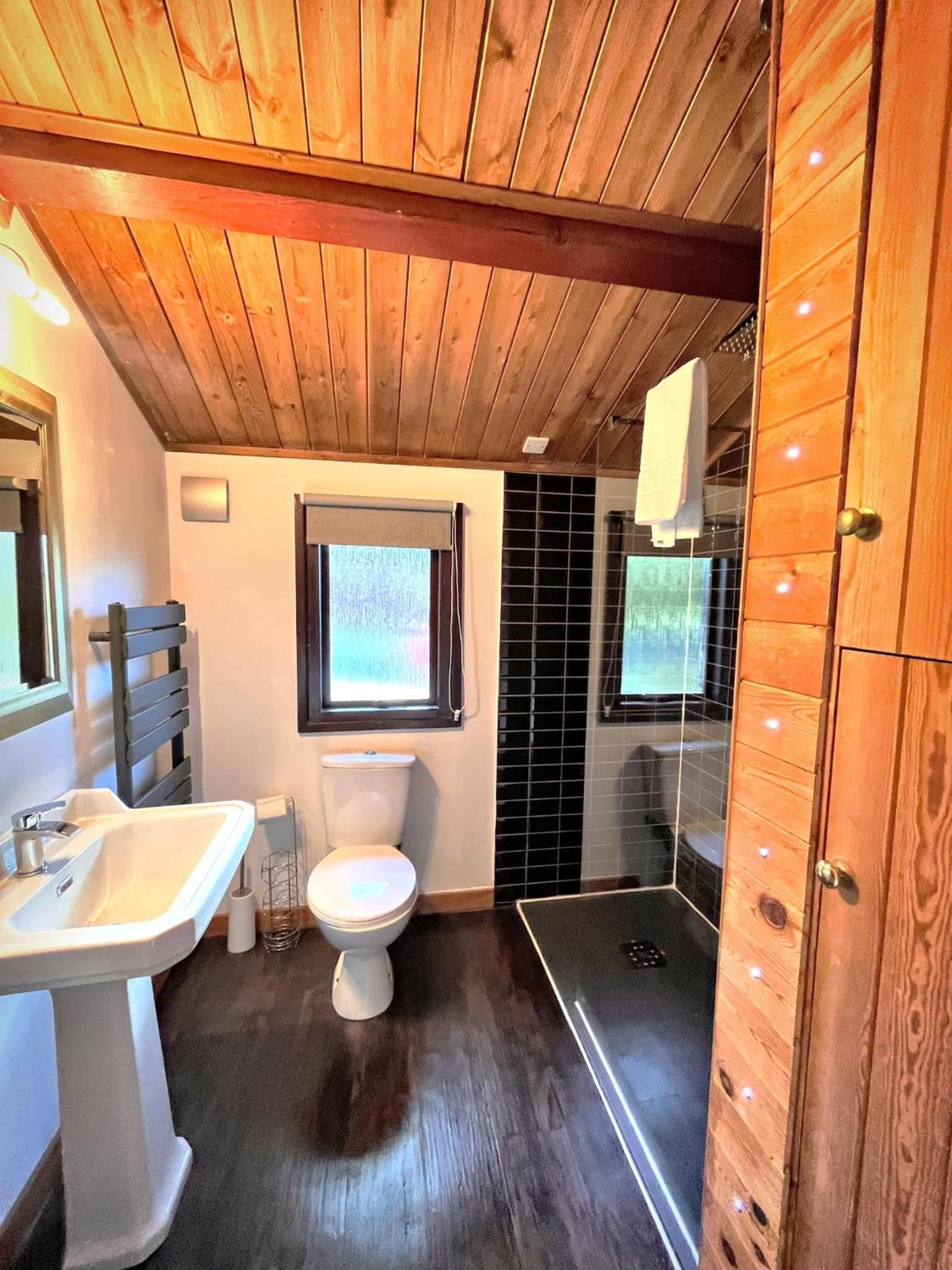 Snowdrop 10-Hot Tub-Woodlandlodges-St Clears-Pembrokeshire view 2