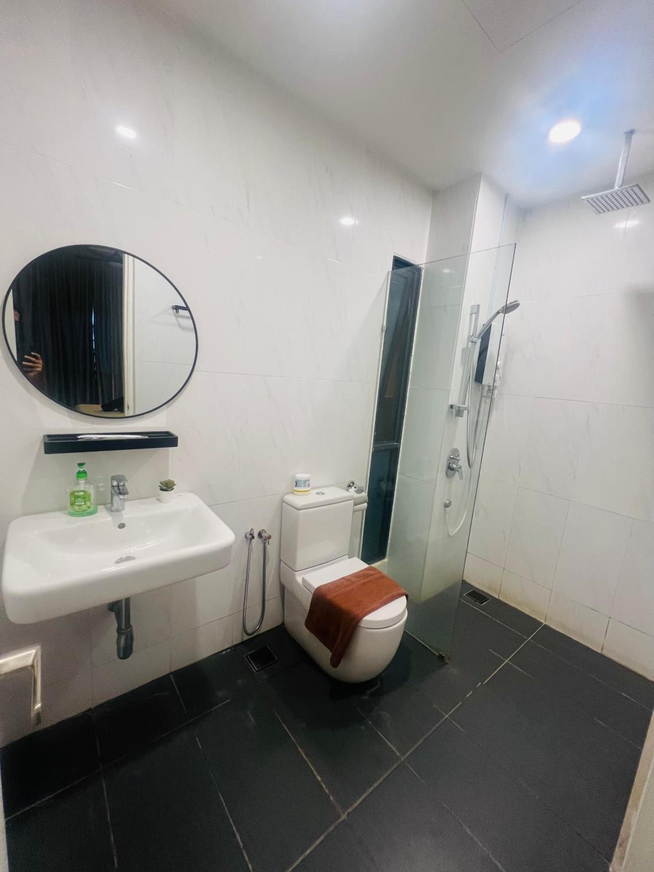 RoseWood Suites At Reizz Residence