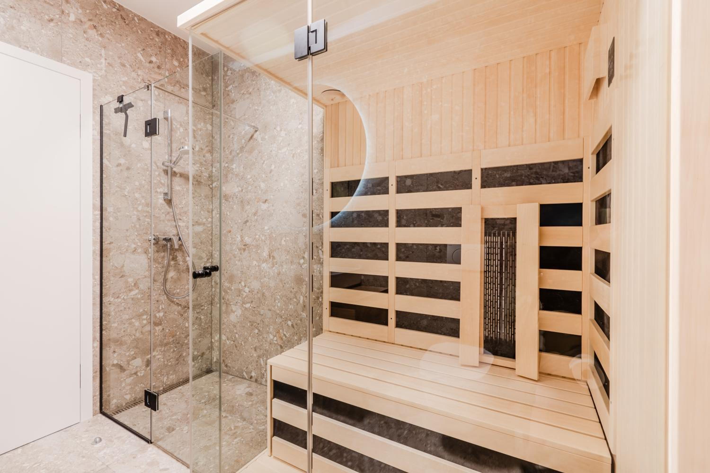 Apartment Hajdi with Sauna & Garage