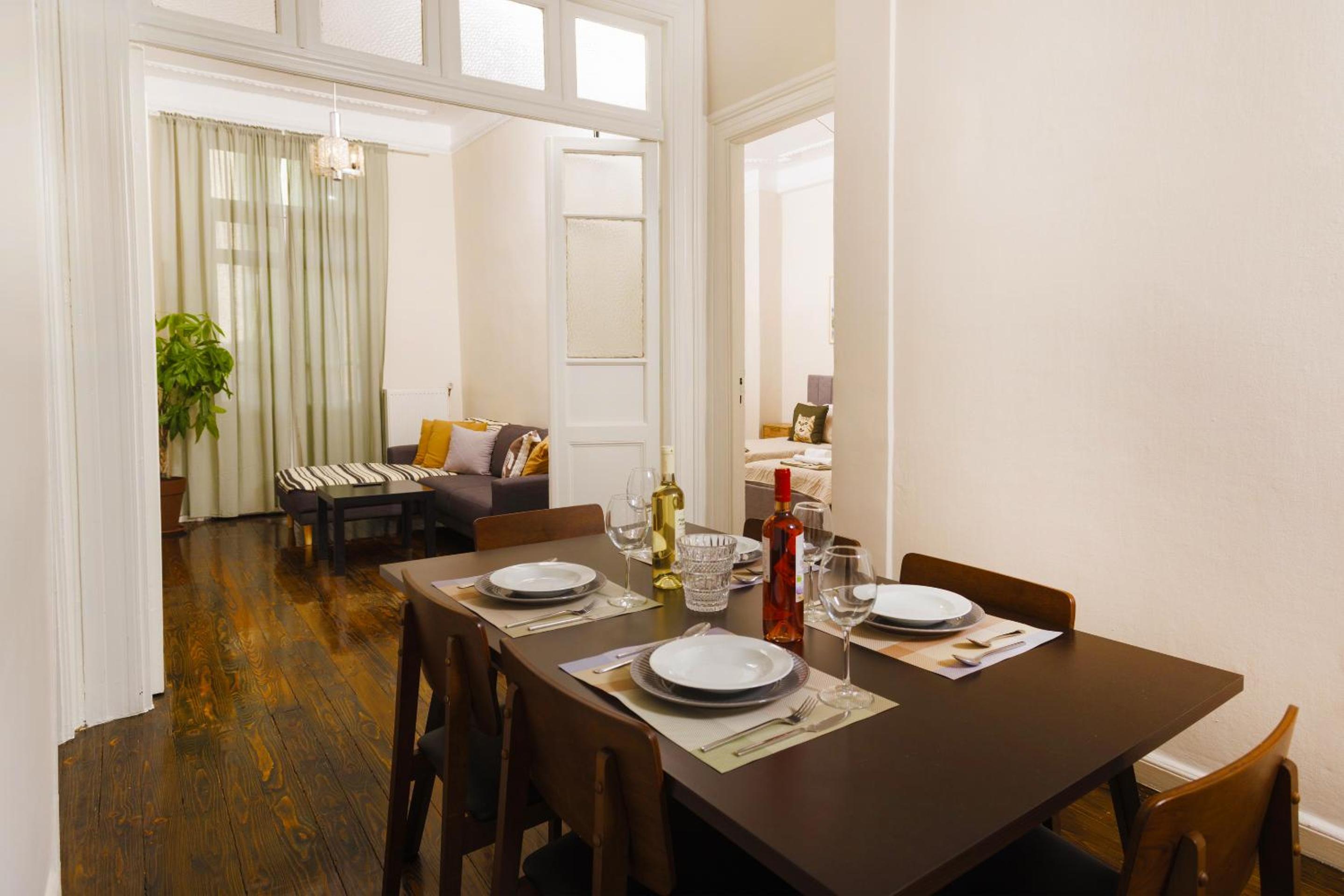 Selanik Home
