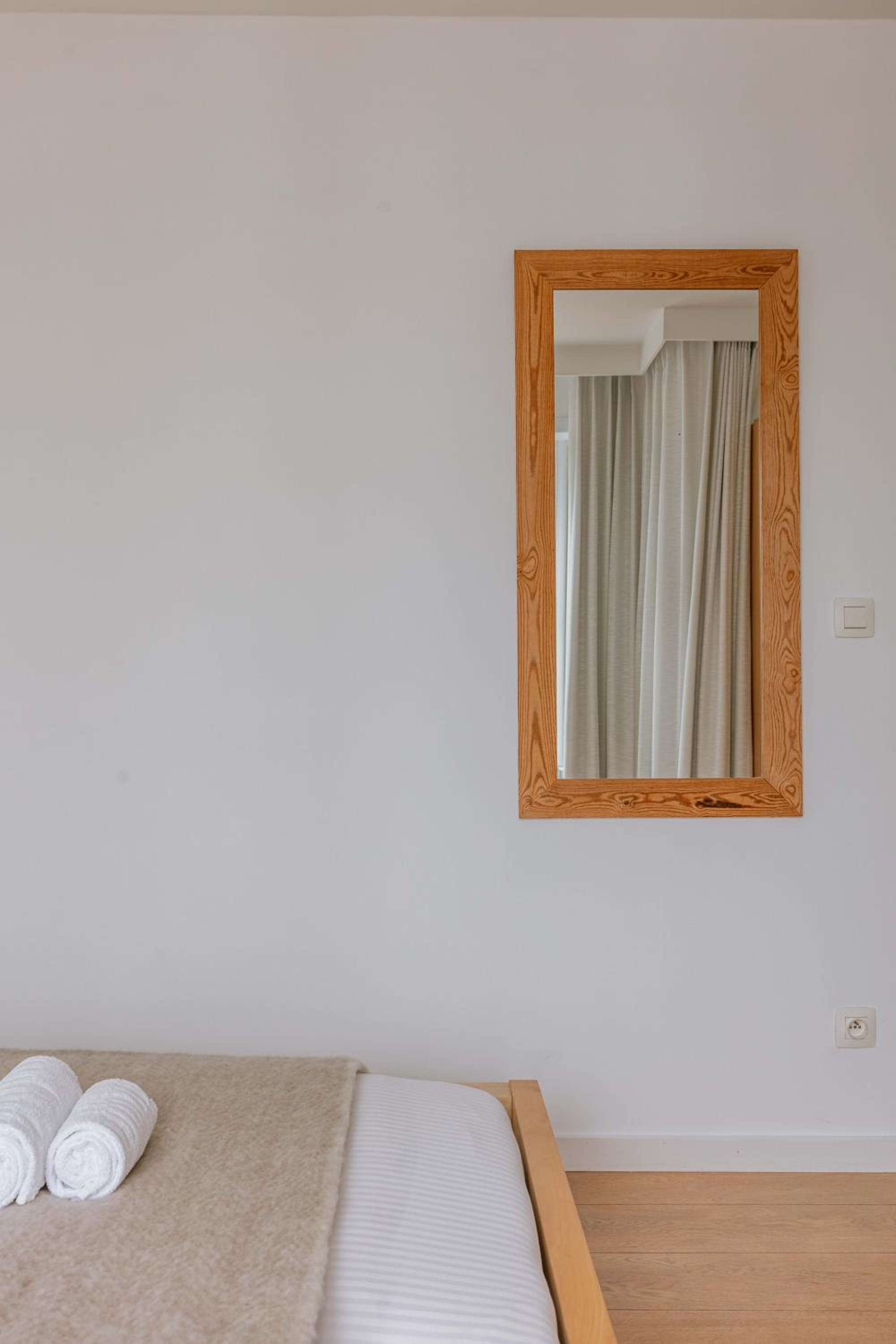 Huswell - Beachside 3-Bedroom Duplex Near Sea